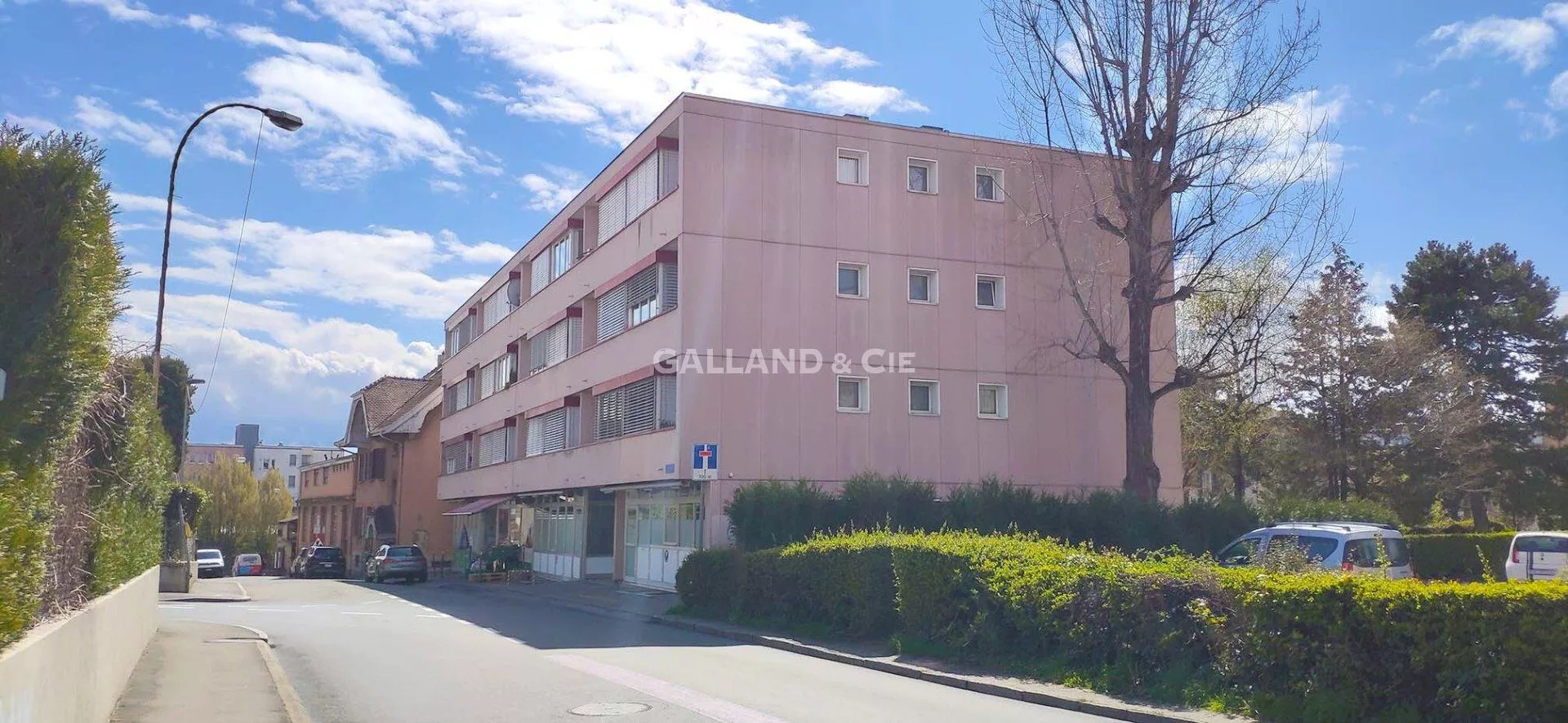 Place de parc extérieure : Photo 1