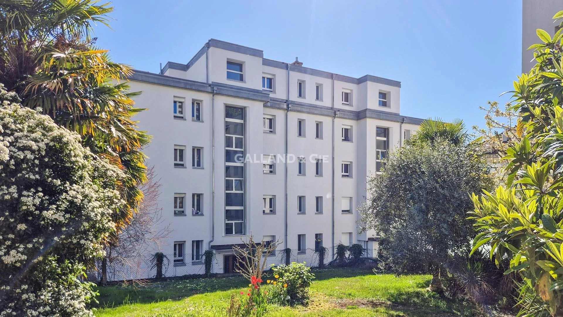 Appartement de 2.5 pièces dans le quartier des Faverges : Photo 2