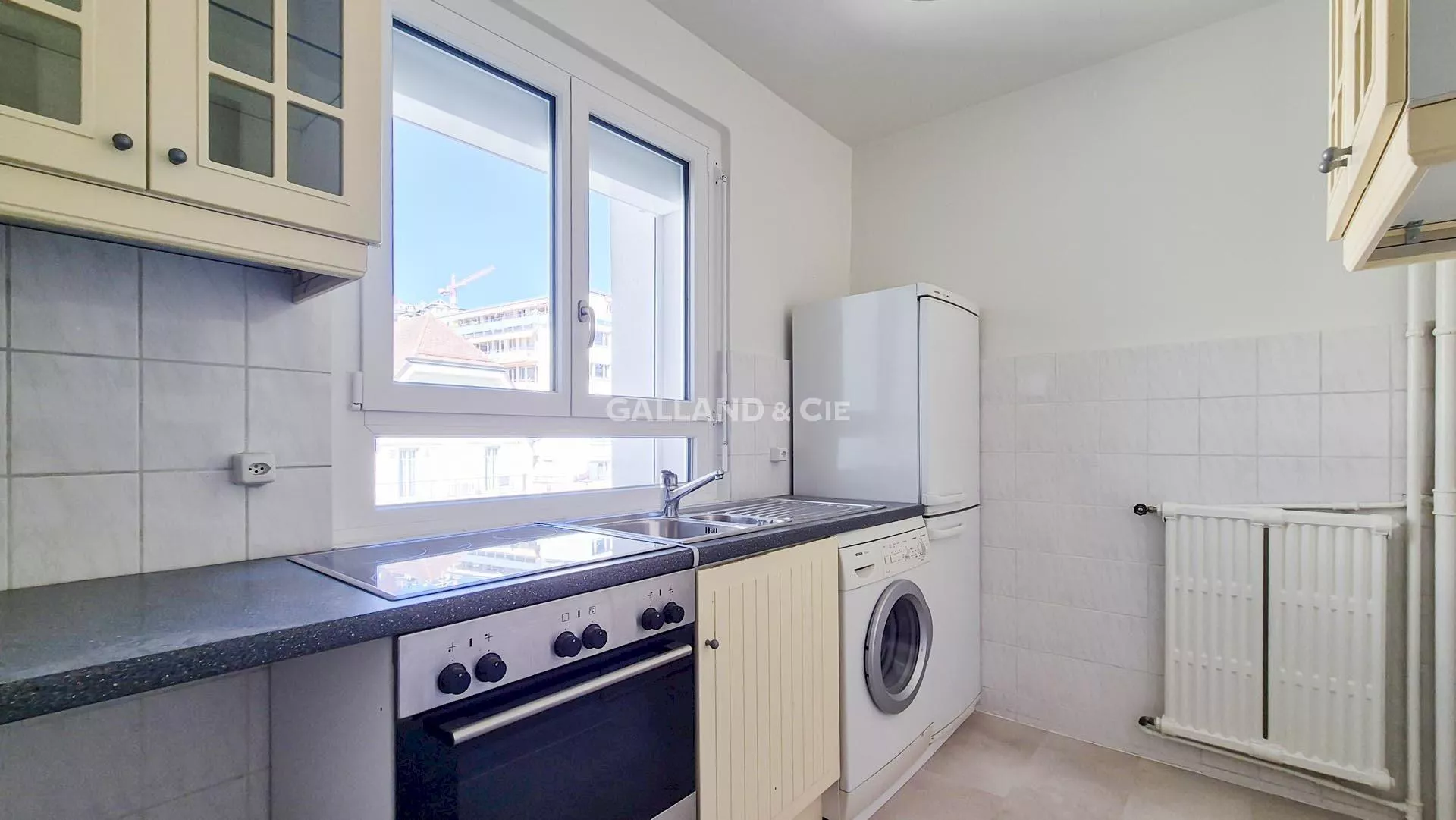 Appartement de 2.5 pièces dans le quartier des Faverges : Photo 3