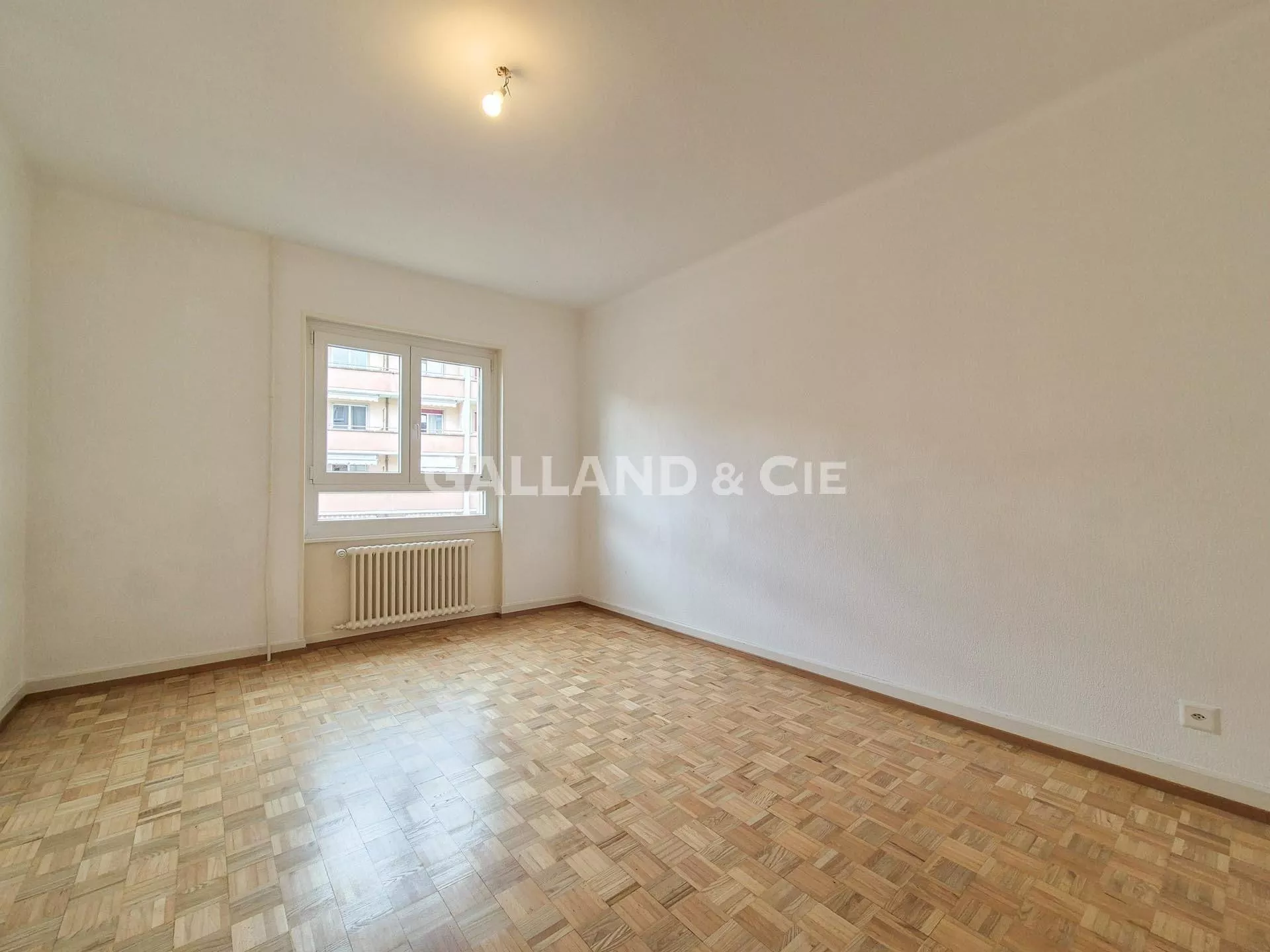 Appartement de 2 pièces au 2ème étage : Photo 3