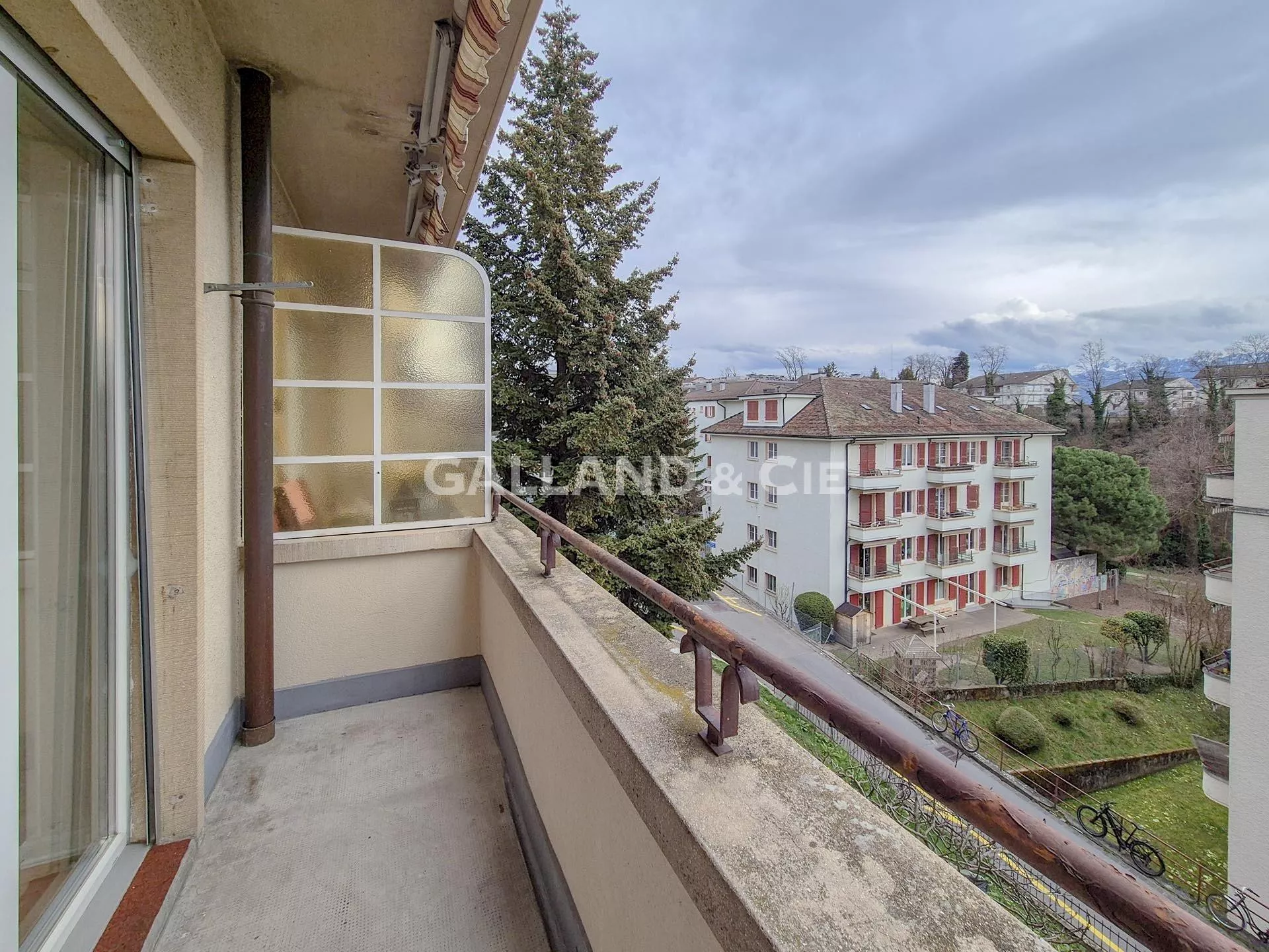Appartement de 2 pièces au 2ème étage : Photo 4