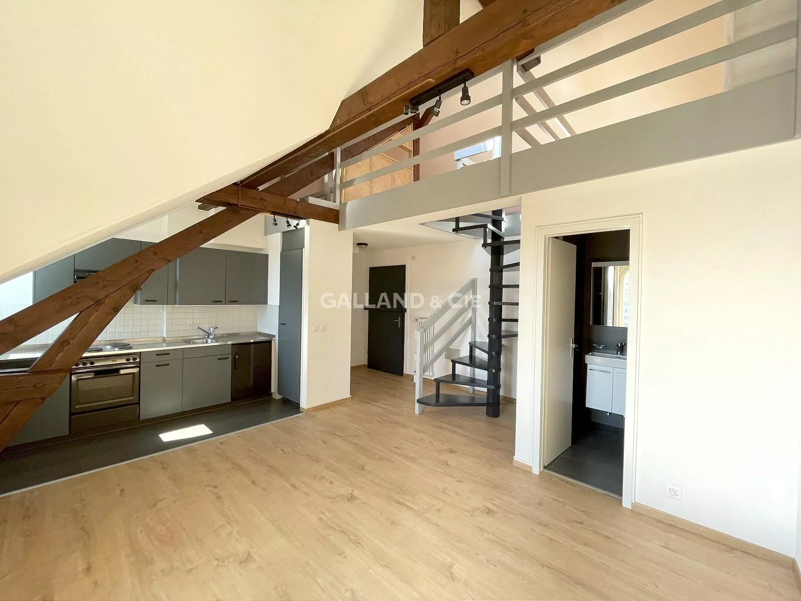 Appartement de 1.5 pièces au 4ème étage : Photo 1