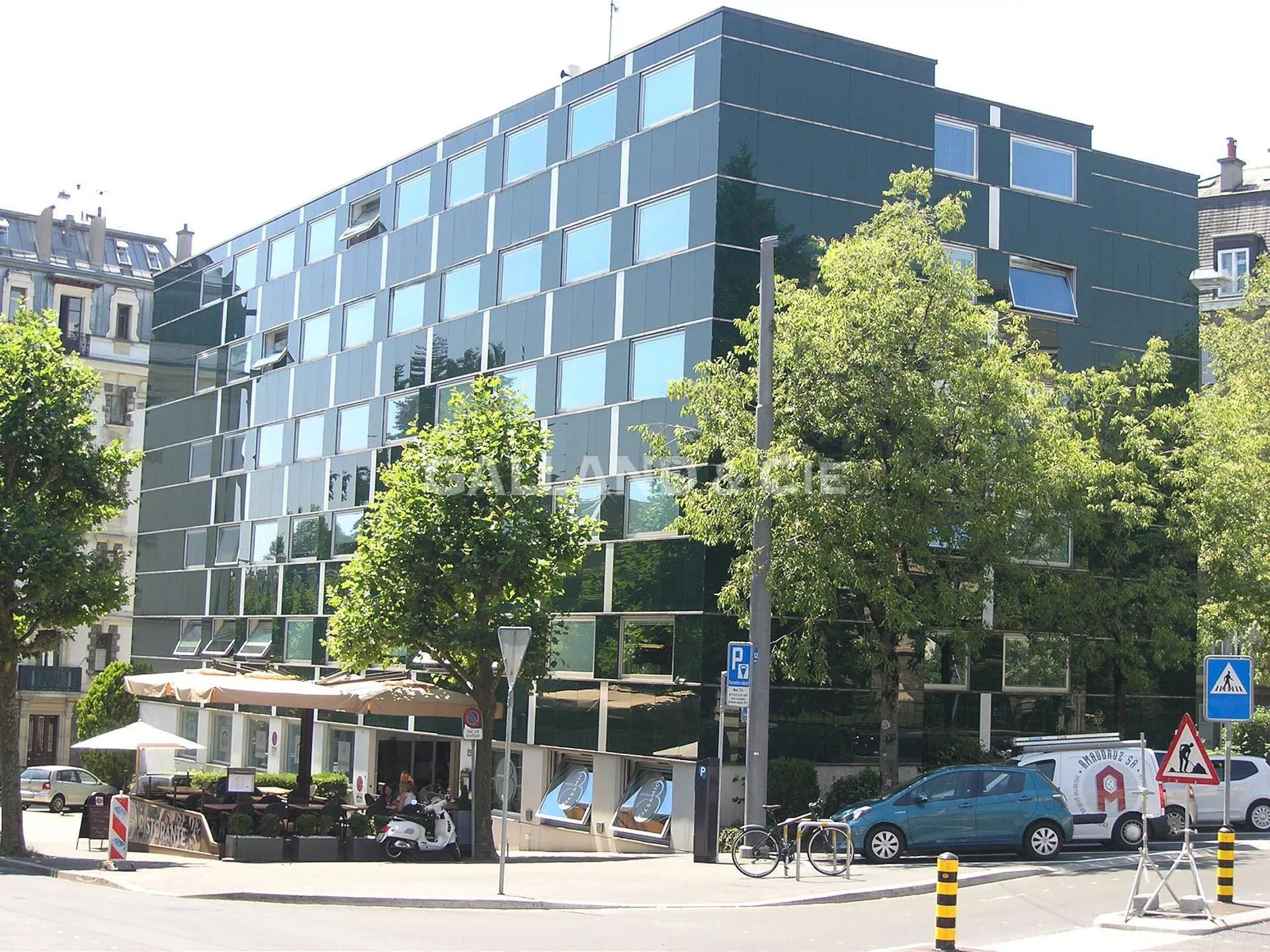 Place de parc intérieure N° 9 : Photo 1