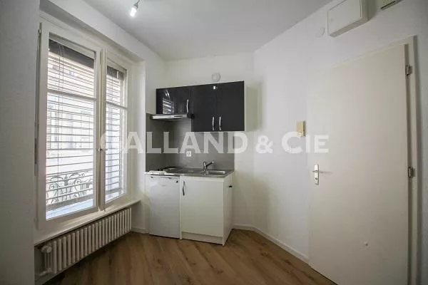 Studio au 3ème étage N°31 (réservé aux hommes) : Photo 3