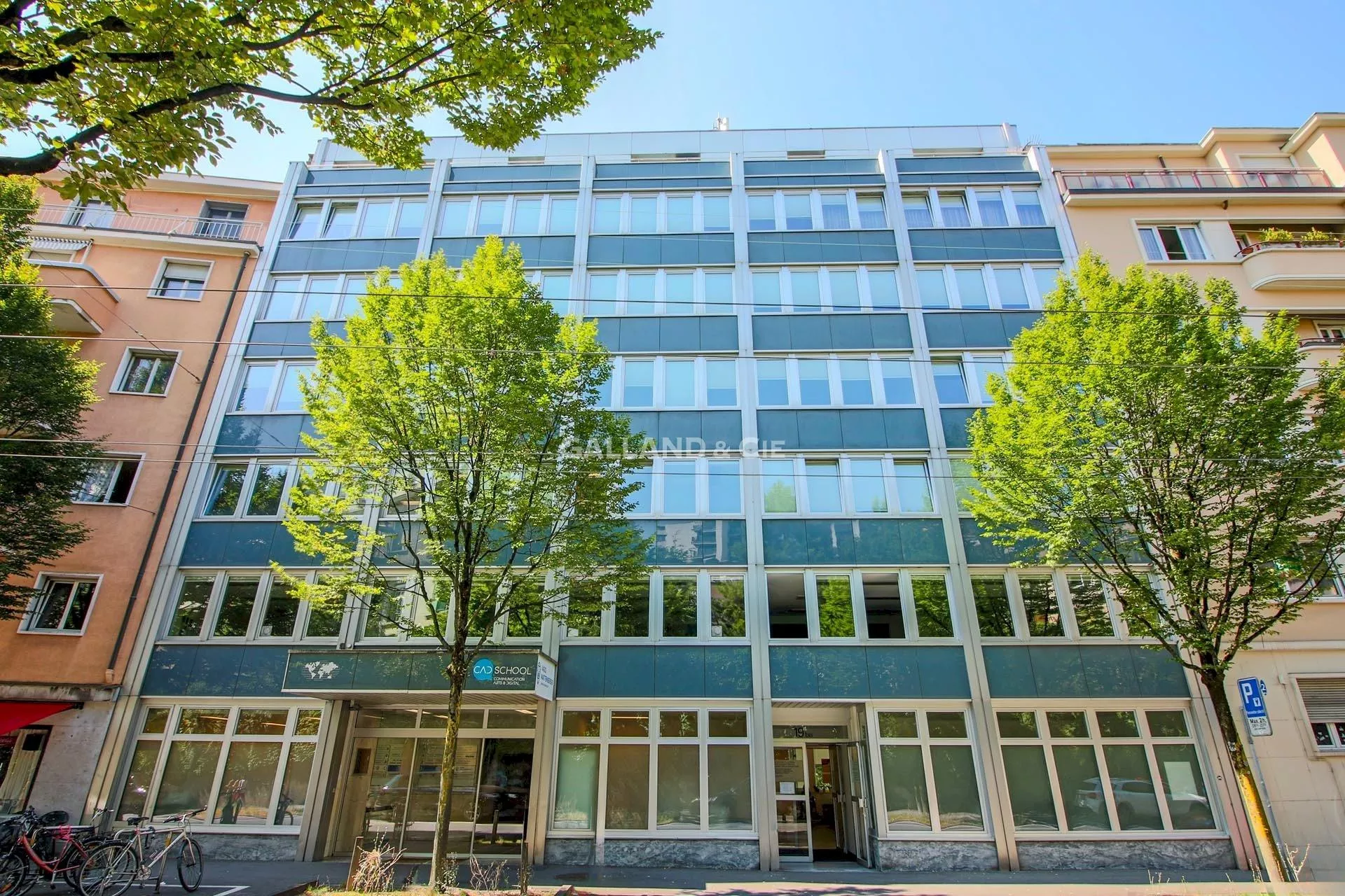 Place de parc intérieure n°12 : Photo 1