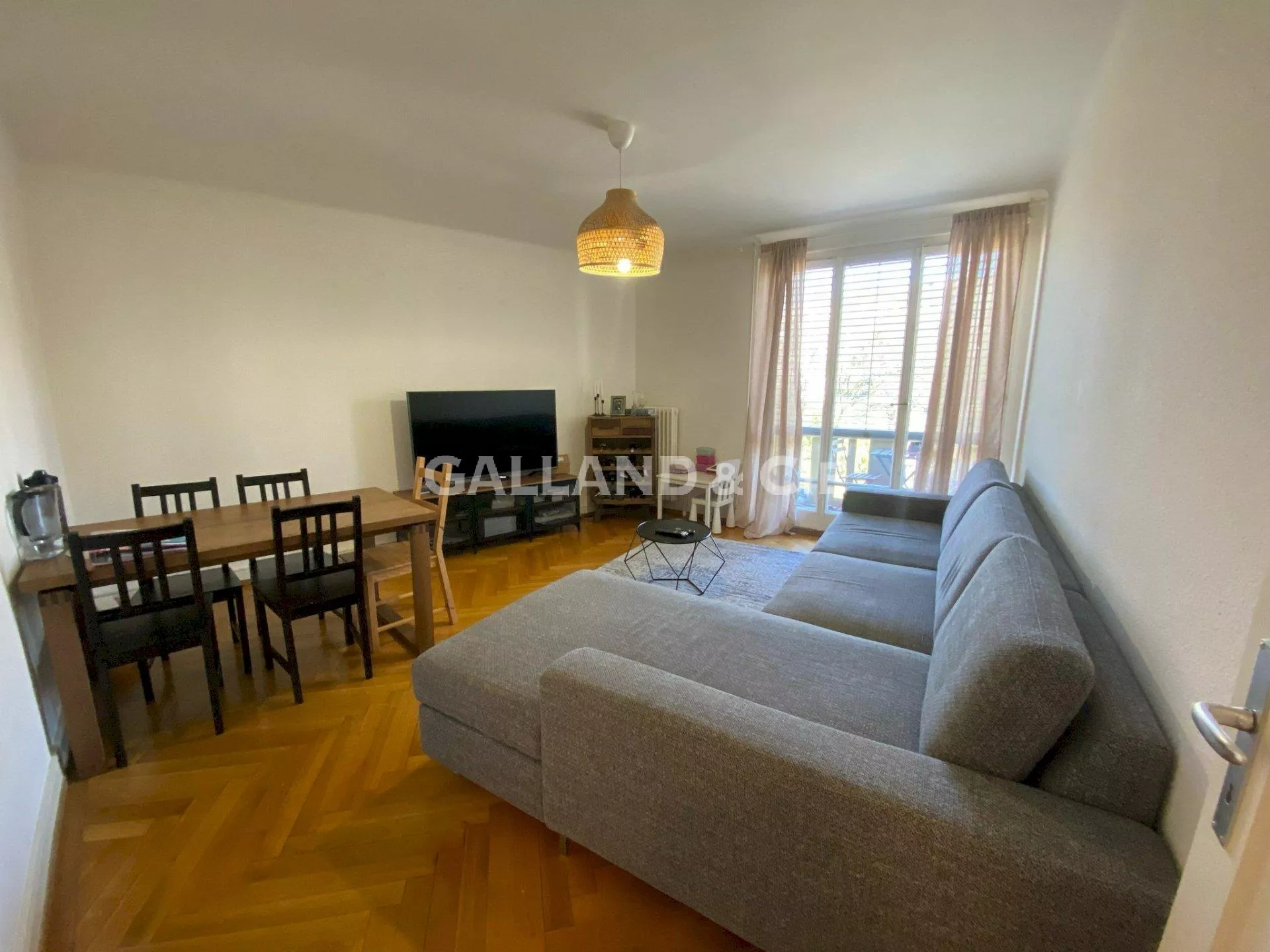 Appartement de 3 pièces au 3ème étage avec balcon : Photo 2
