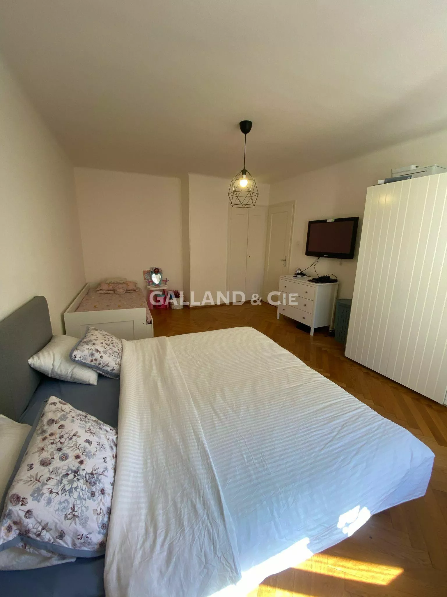 Appartement de 3 pièces au 3ème étage avec balcon : Photo 3