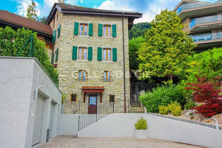 Magnifique maison villageoise de 6½ pièces entièrement rénovée : Photo 1