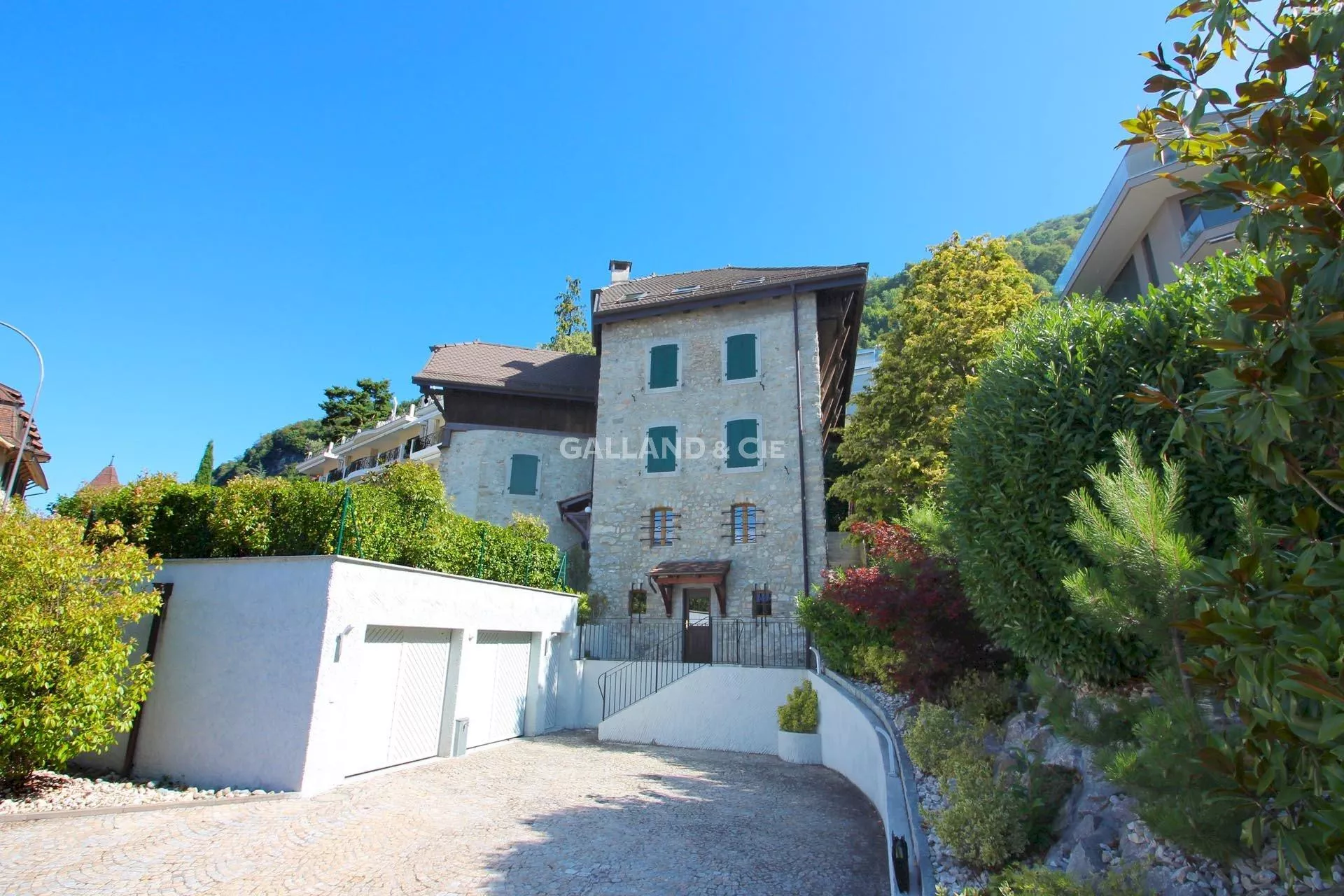Magnifique maison villageoise de 6½ pièces entièrement rénovée : Photo 2