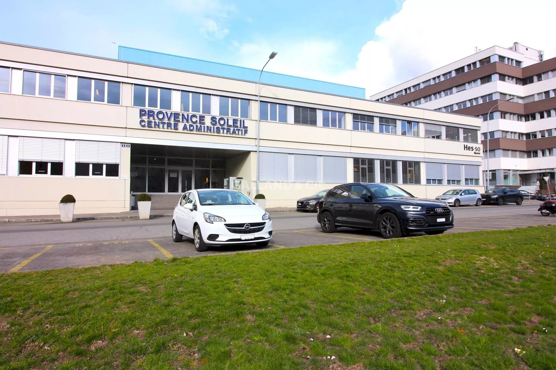 Place de parc intérieure moto : Photo 1