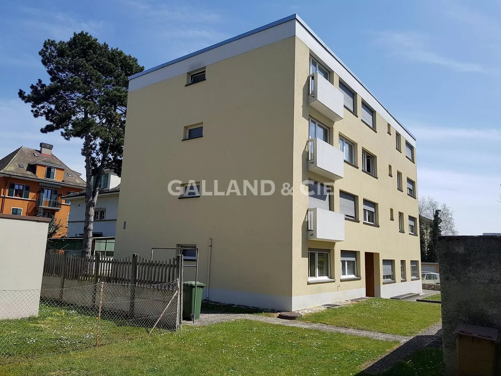 Appartement de 1 pièce au 2ème étage : Photo 1