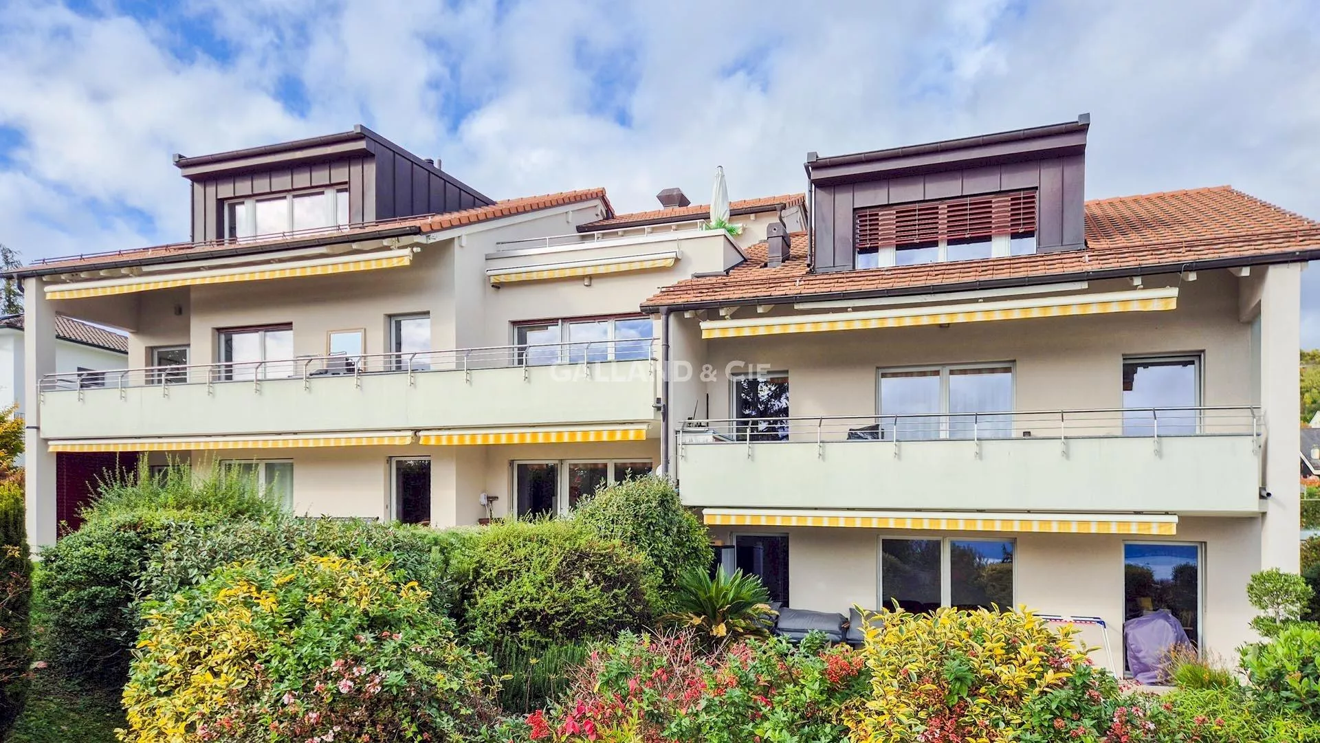 Appartement de 3.5 pièces au 2ème étage avec poêle suédois et grande terrasse. : Photo 1