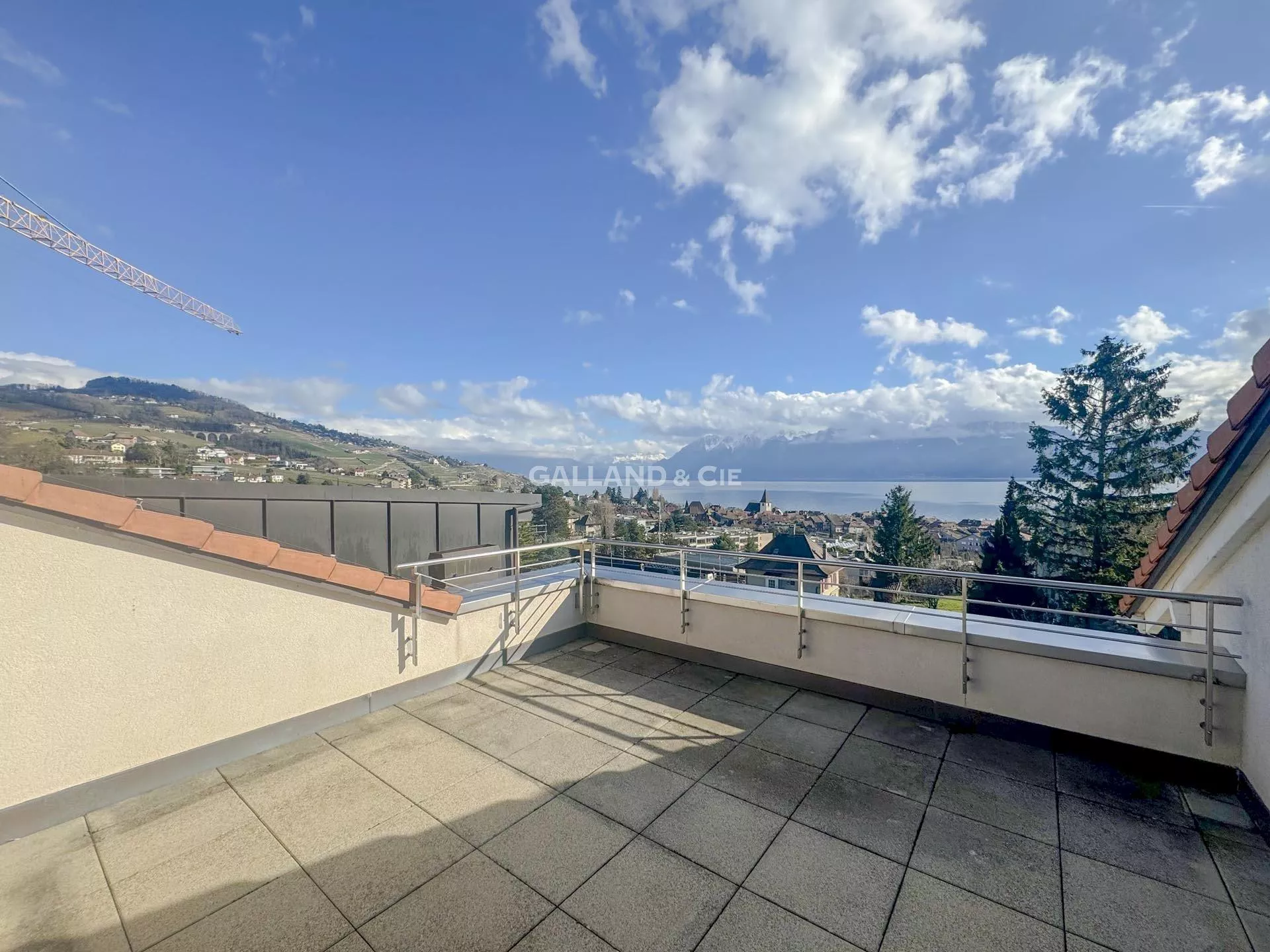 Appartement de 3.5 pièces au 2ème étage avec poêle suédois et grande terrasse. : Photo 3