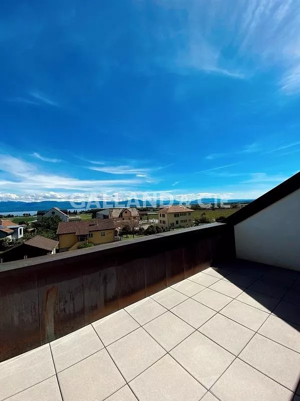 Appartement récent de 3½ pièces avec vue lac : Photo 2