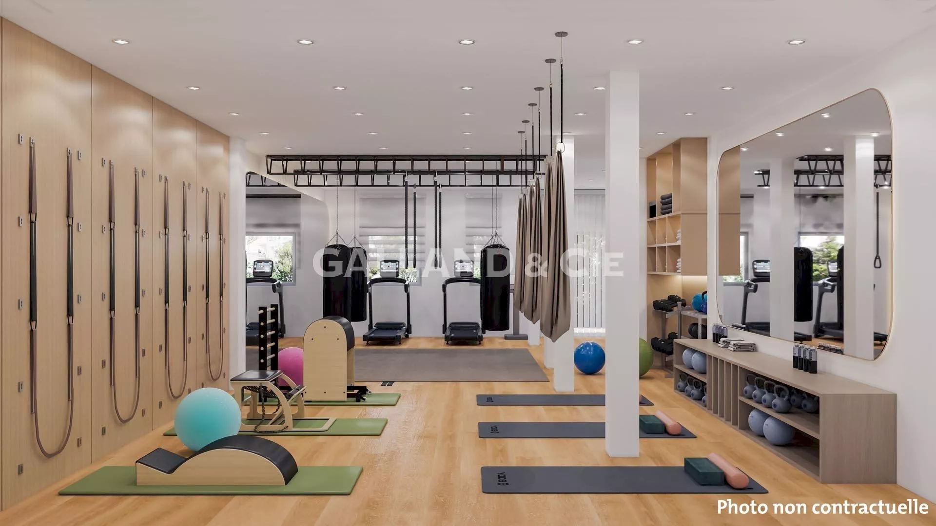 Surface commerciale au rez-de-chaussée de 150 m2 ! : Photo 4