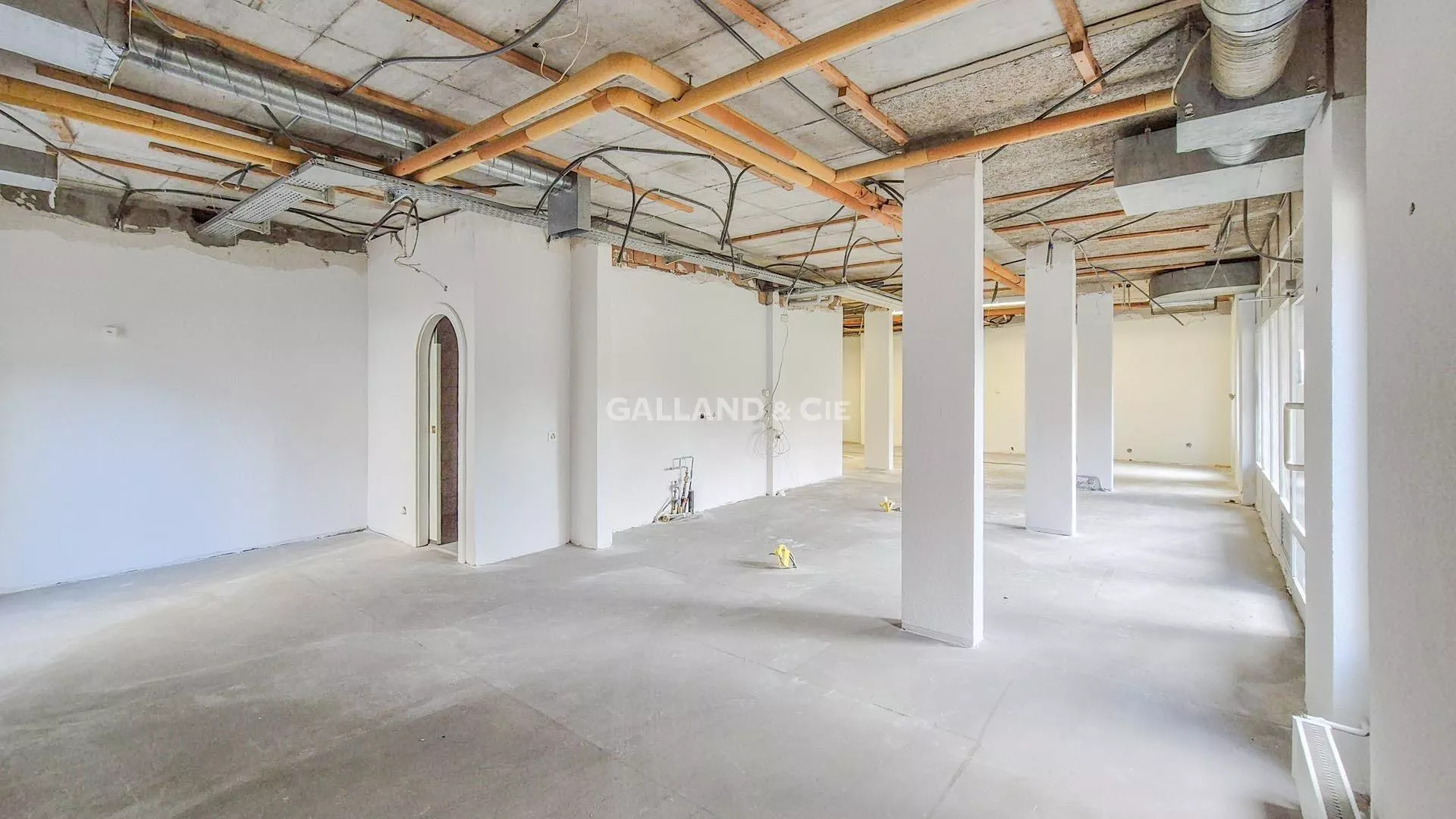 Surface commerciale au rez-de-chaussée de 150 m2 ! : Photo 9