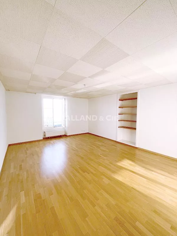 Appartement de 3,5 pièces avec très belle vue sur le lac et les Alpes : Photo 1