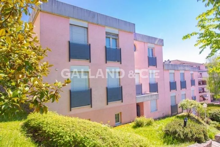 Appartement subventionné de 2½ pièces avec balcon : Photo 1