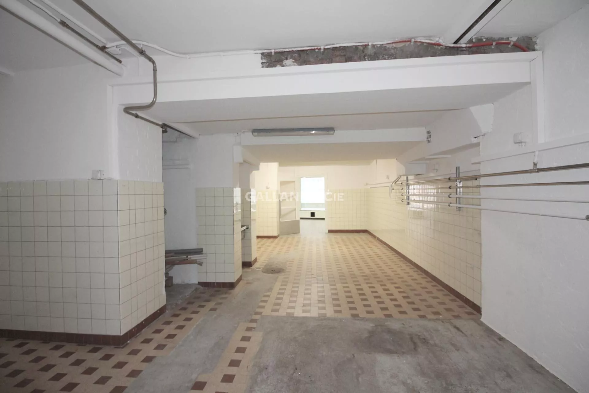 Commerce d'environ 77 m2 avec vitrine au coeur d'Orbe : Photo 5