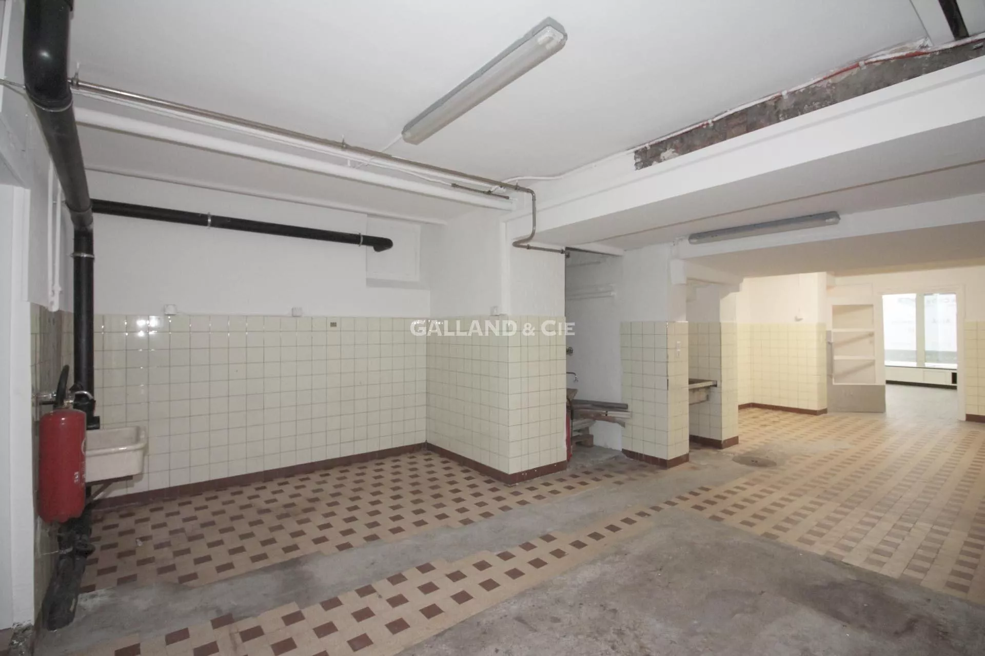 Commerce d'environ 77 m2 avec vitrine au coeur d'Orbe : Photo 6