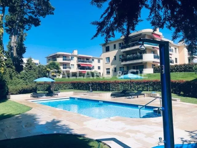 Appartement en résidences sécurisée de 3 pièces : Photo 1