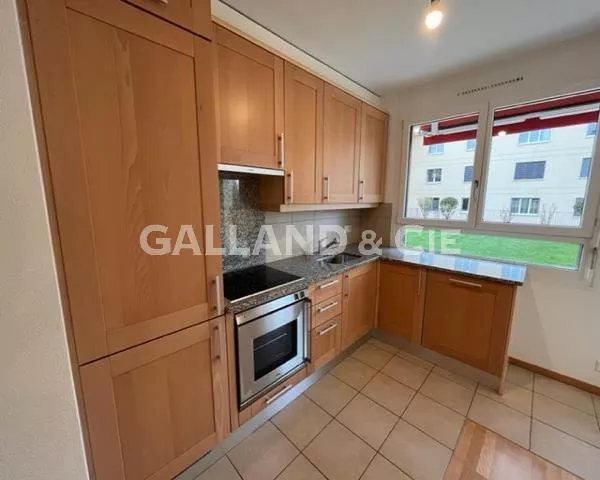 Appartement en résidences sécurisée de 3 pièces : Photo 2
