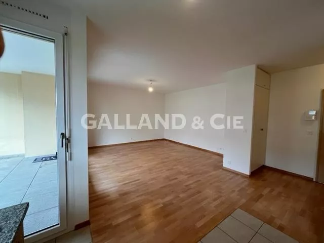 Appartement en résidences sécurisée de 3 pièces : Photo 3