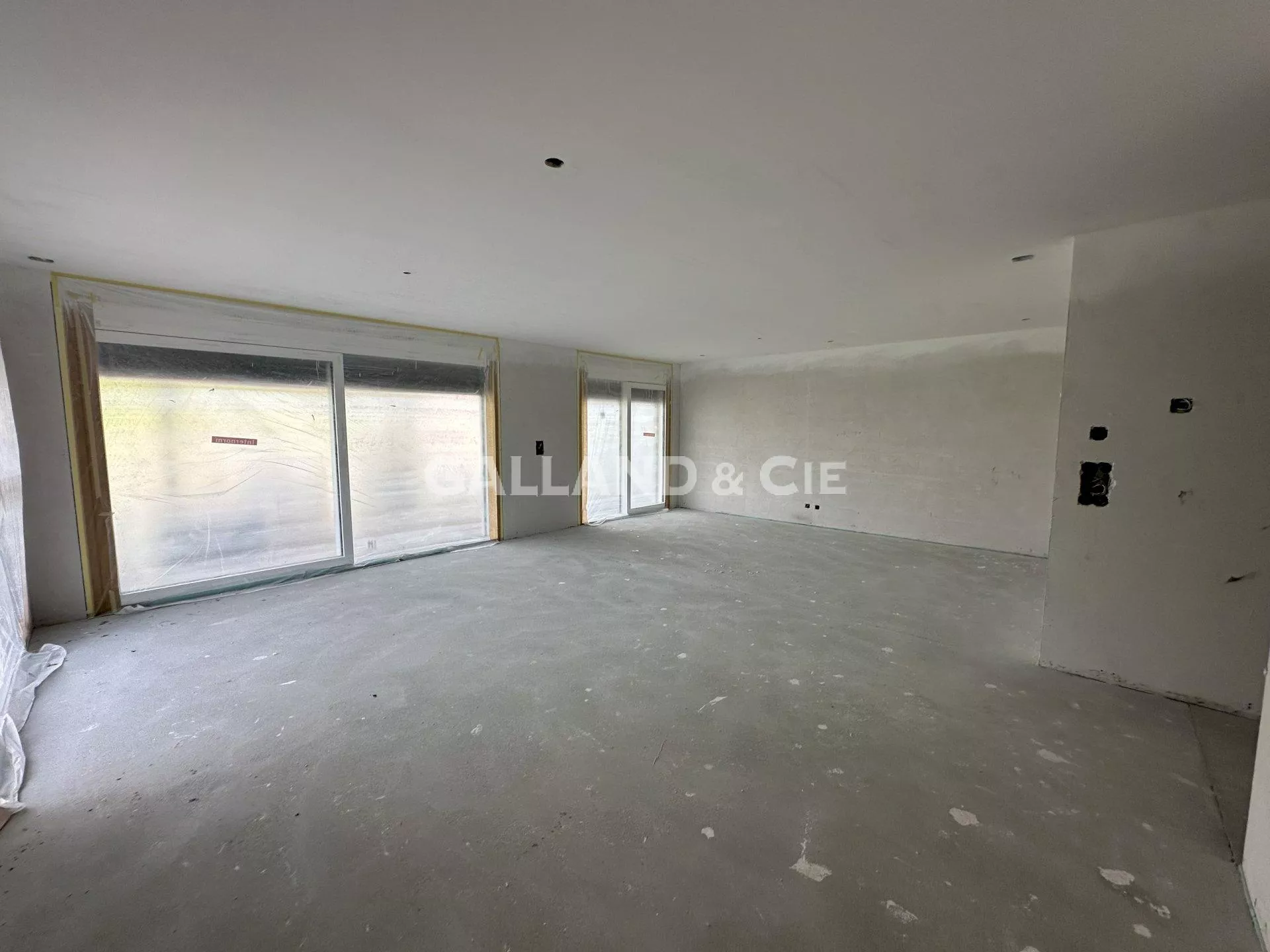 4.5 pièces neuf avec grand jardin : Photo 2