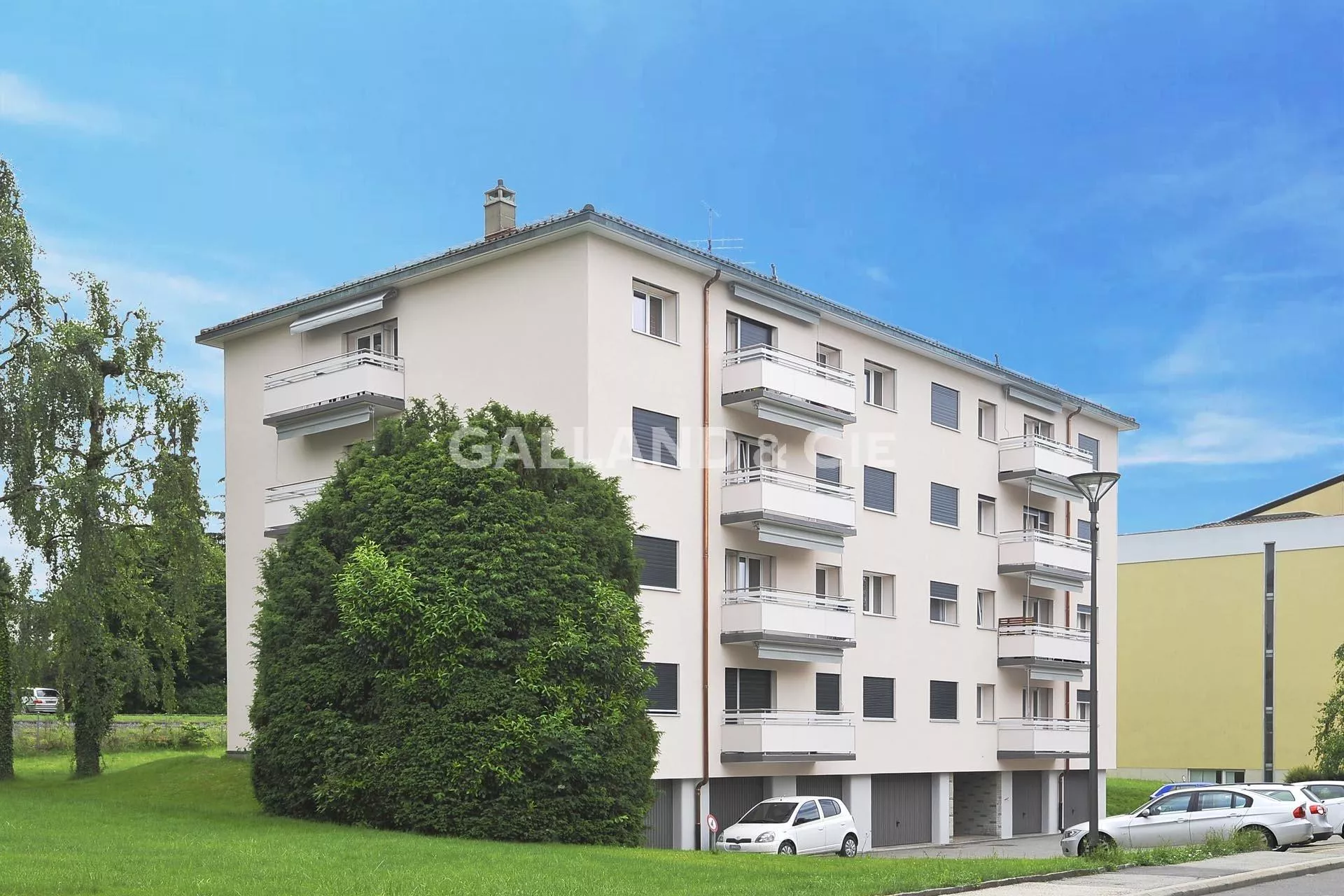 Appartement de 2 pièces au 2ème étage : Photo 1