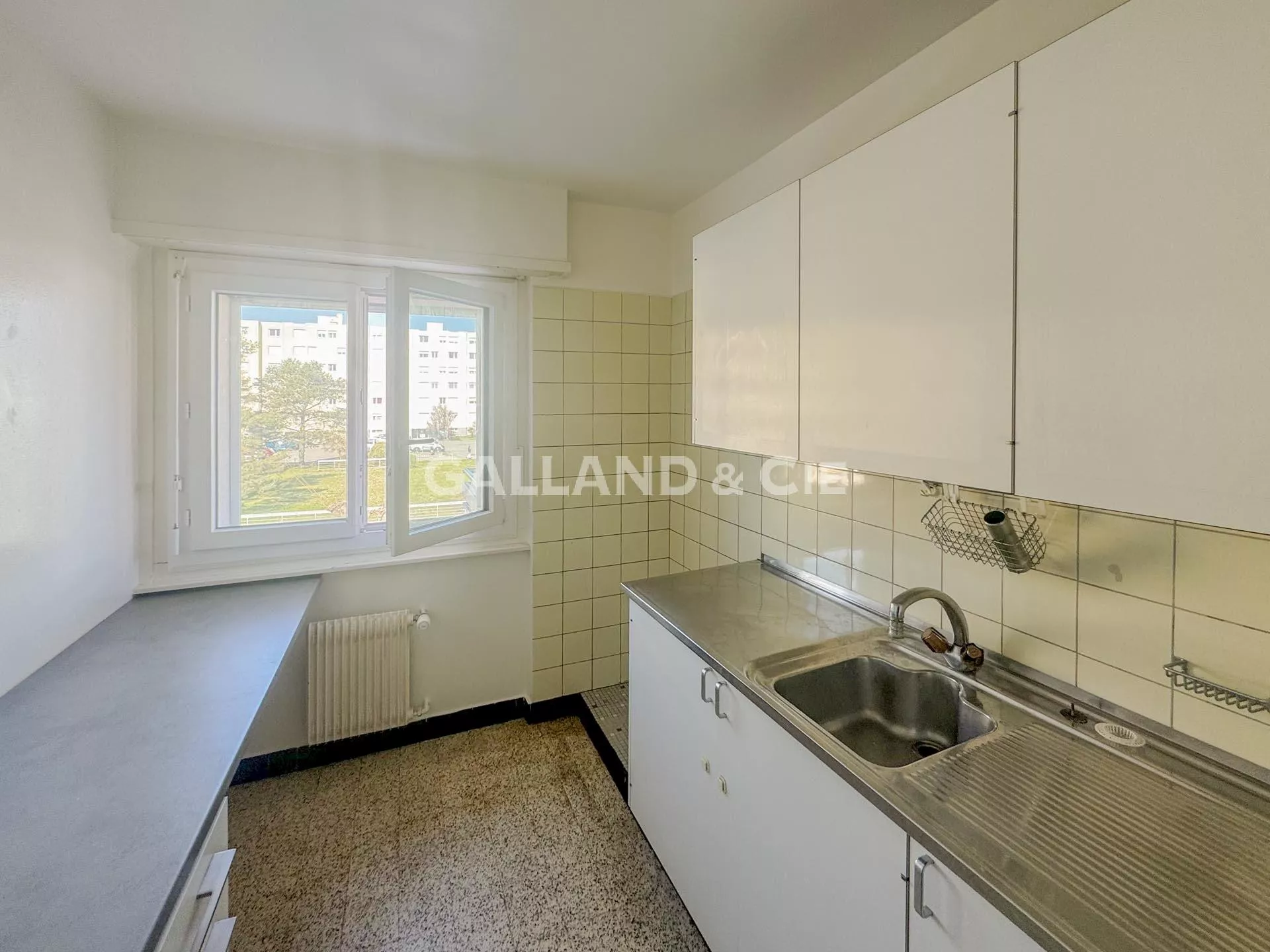 Appartement de 2 pièces au 2ème étage : Photo 3