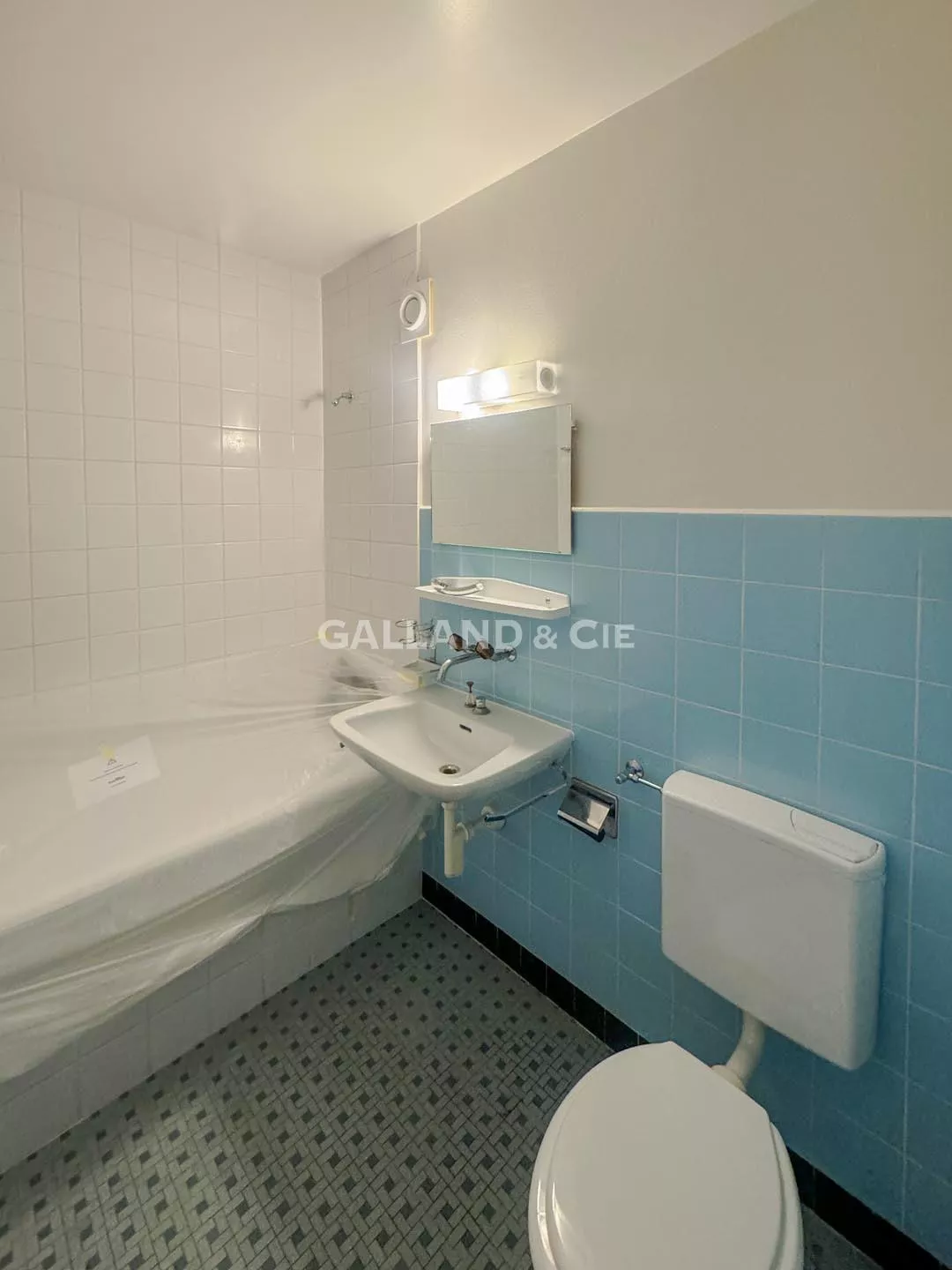 Appartement de 2 pièces au 2ème étage : Photo 4