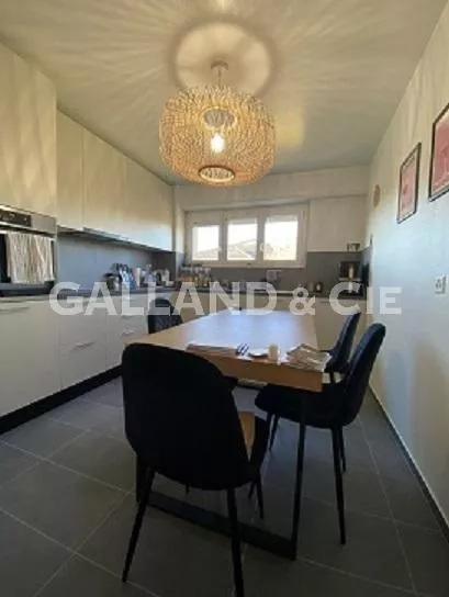 Appartement de 3 pièces avec balcon : Photo 2