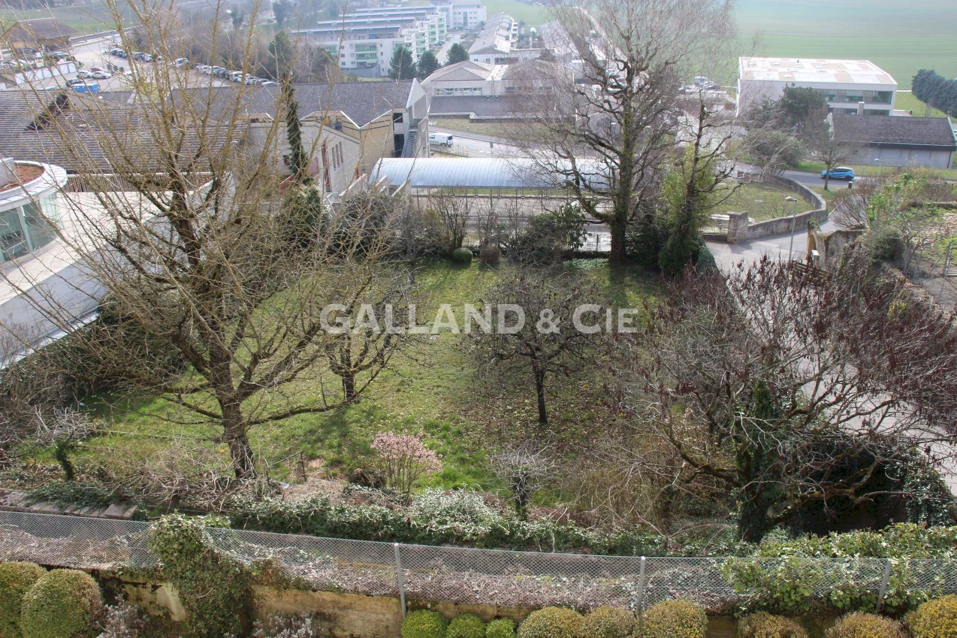 Maison de ville de 18 pièces à rénover : Photo 15