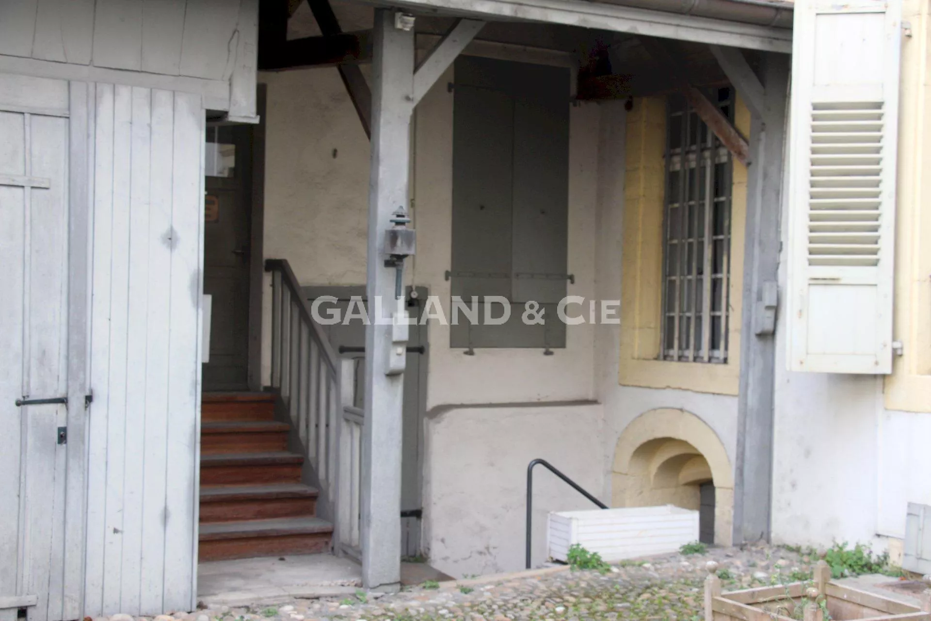 Maison de ville de 18 pièces à rénover : Photo 18