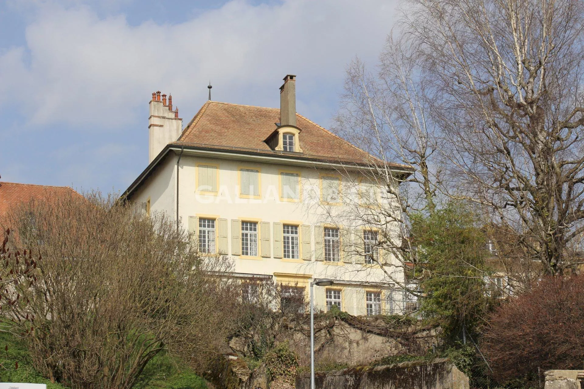 Maison de ville de 18 pièces à rénover : Photo 19