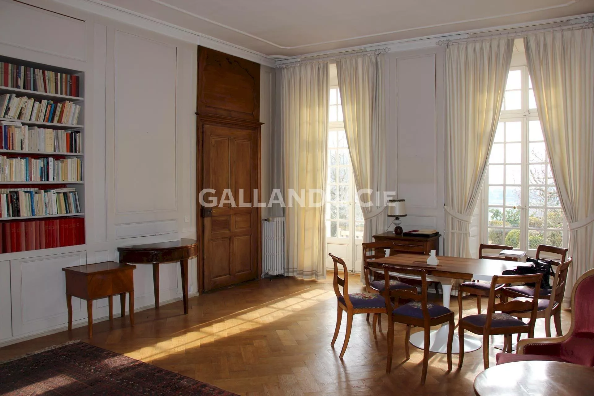 Maison de ville de 18 pièces à rénover : Photo 5