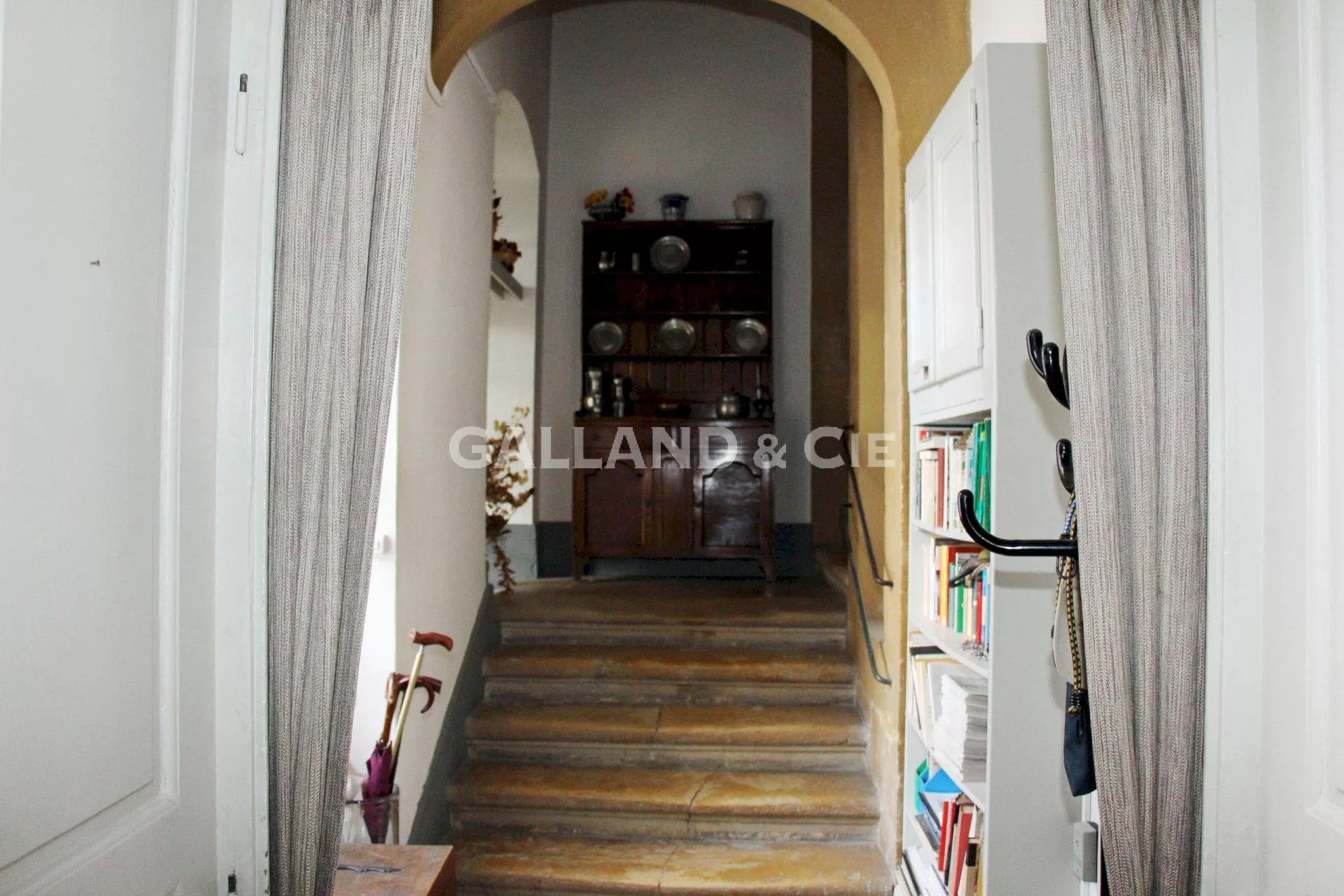 Maison de ville de 18 pièces à rénover : Photo 9