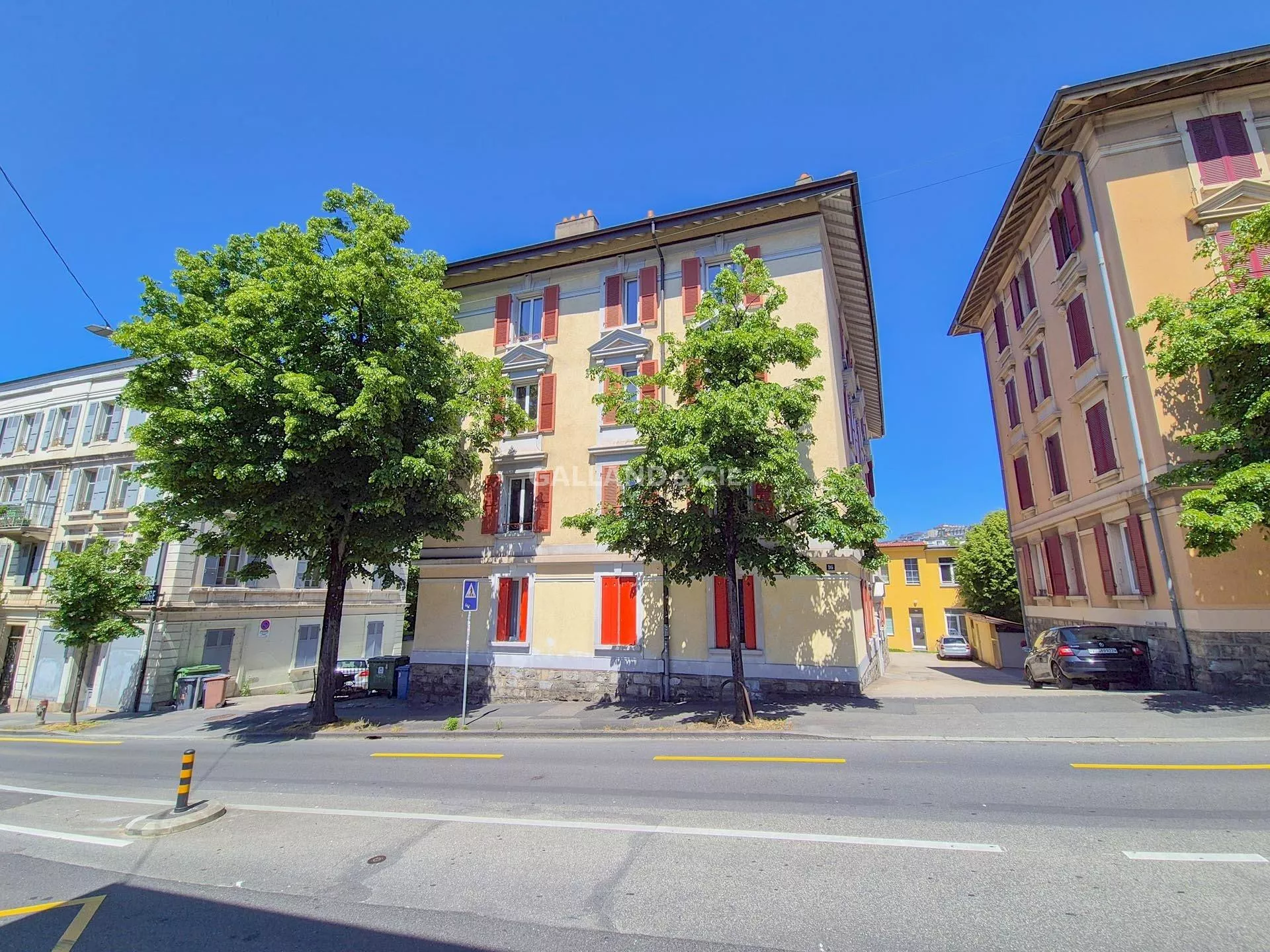 Appartement de 3 pièces au 1er étage : Photo 1