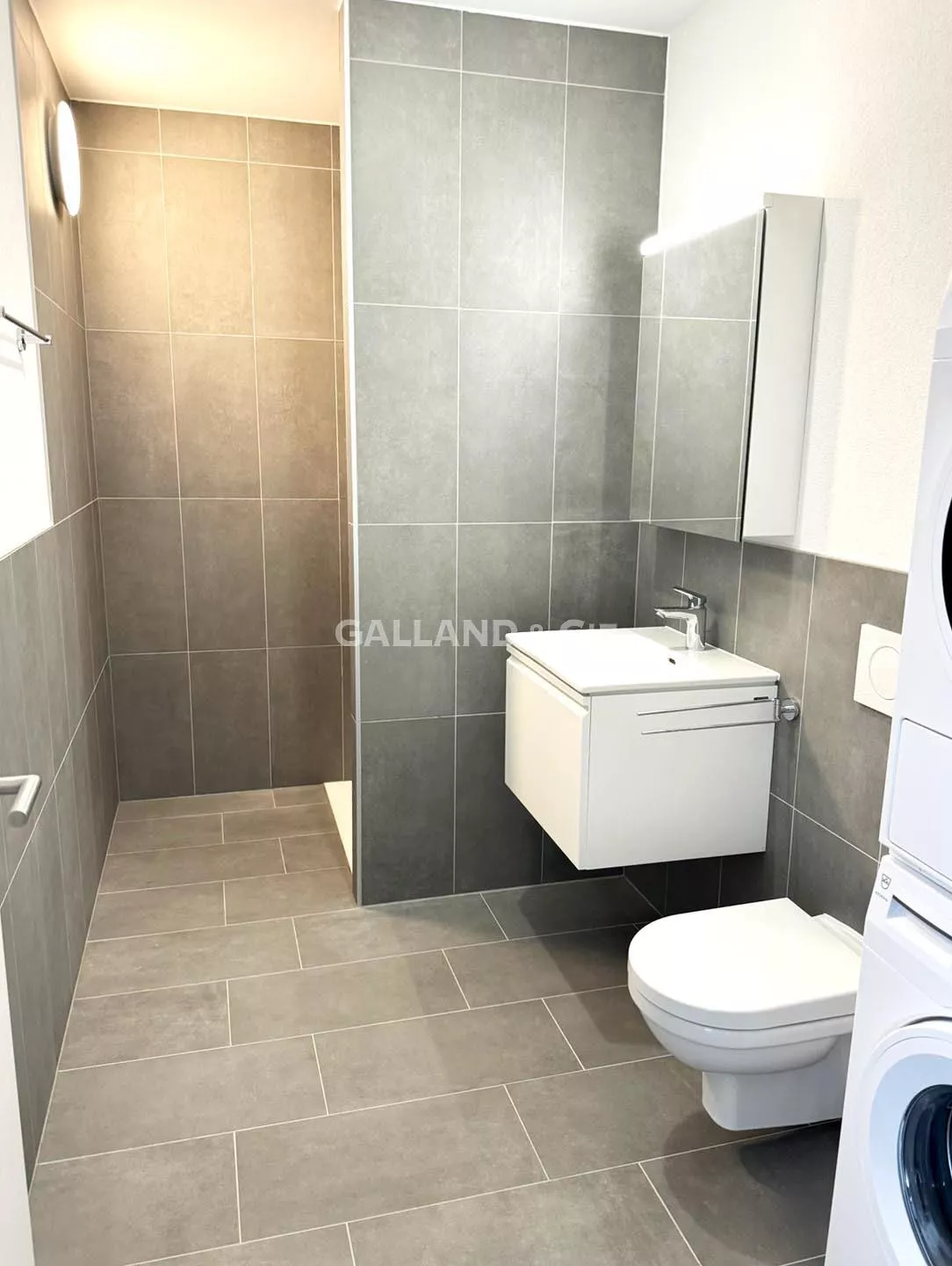 Appartement de 3.5 pièces au dernier étage : Photo 3