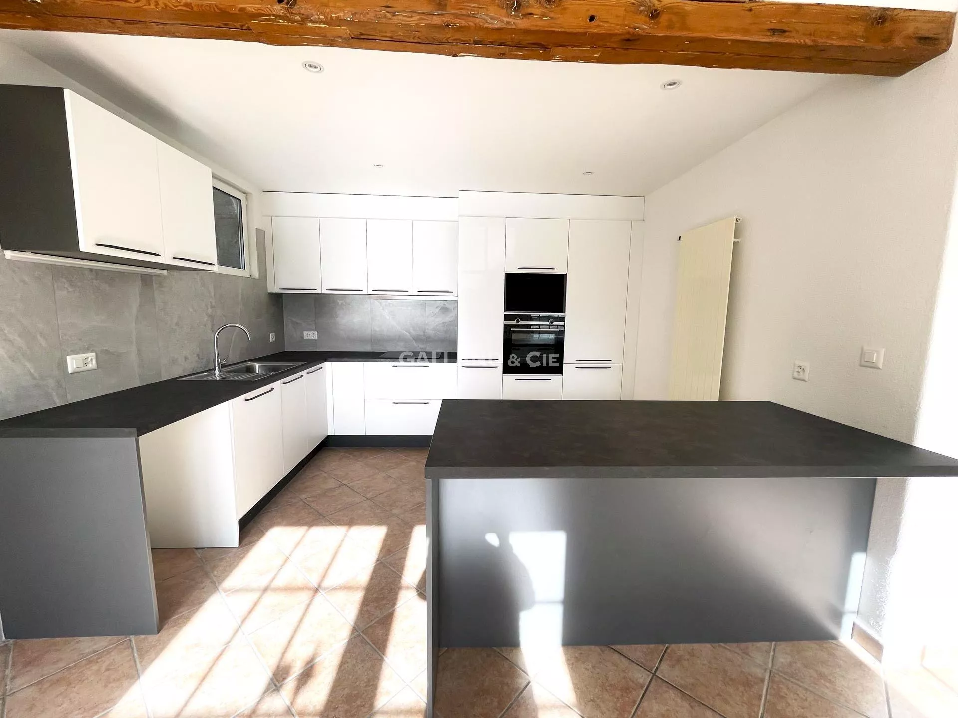 Très grand appartement de 4½ pièces avec terrasse : Photo 1