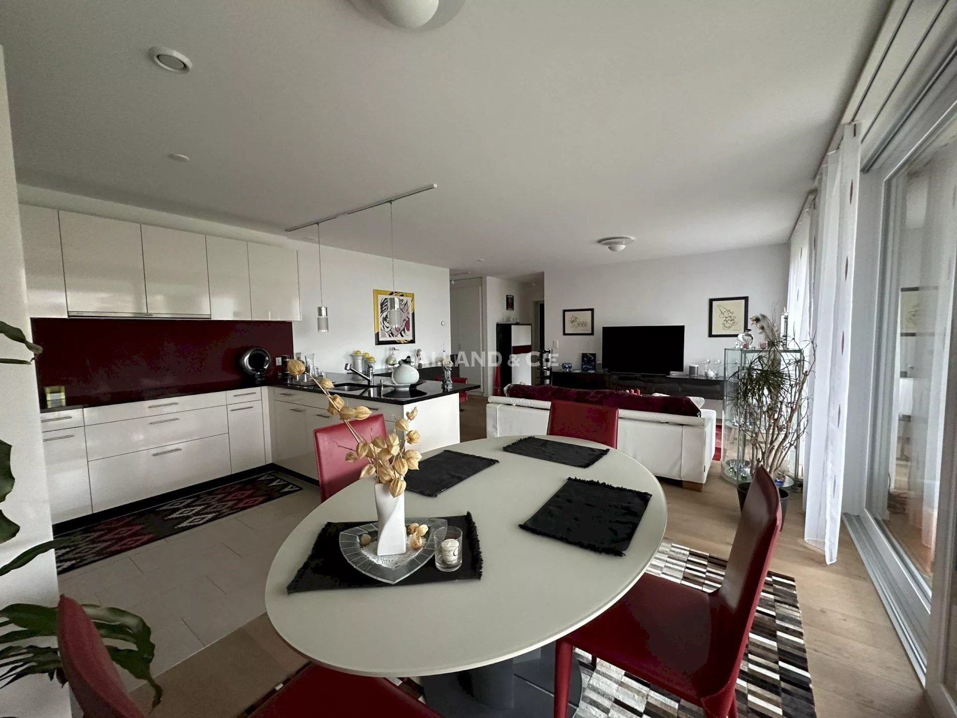 3.5 pièces d'exception au 2ème étage : Photo 1