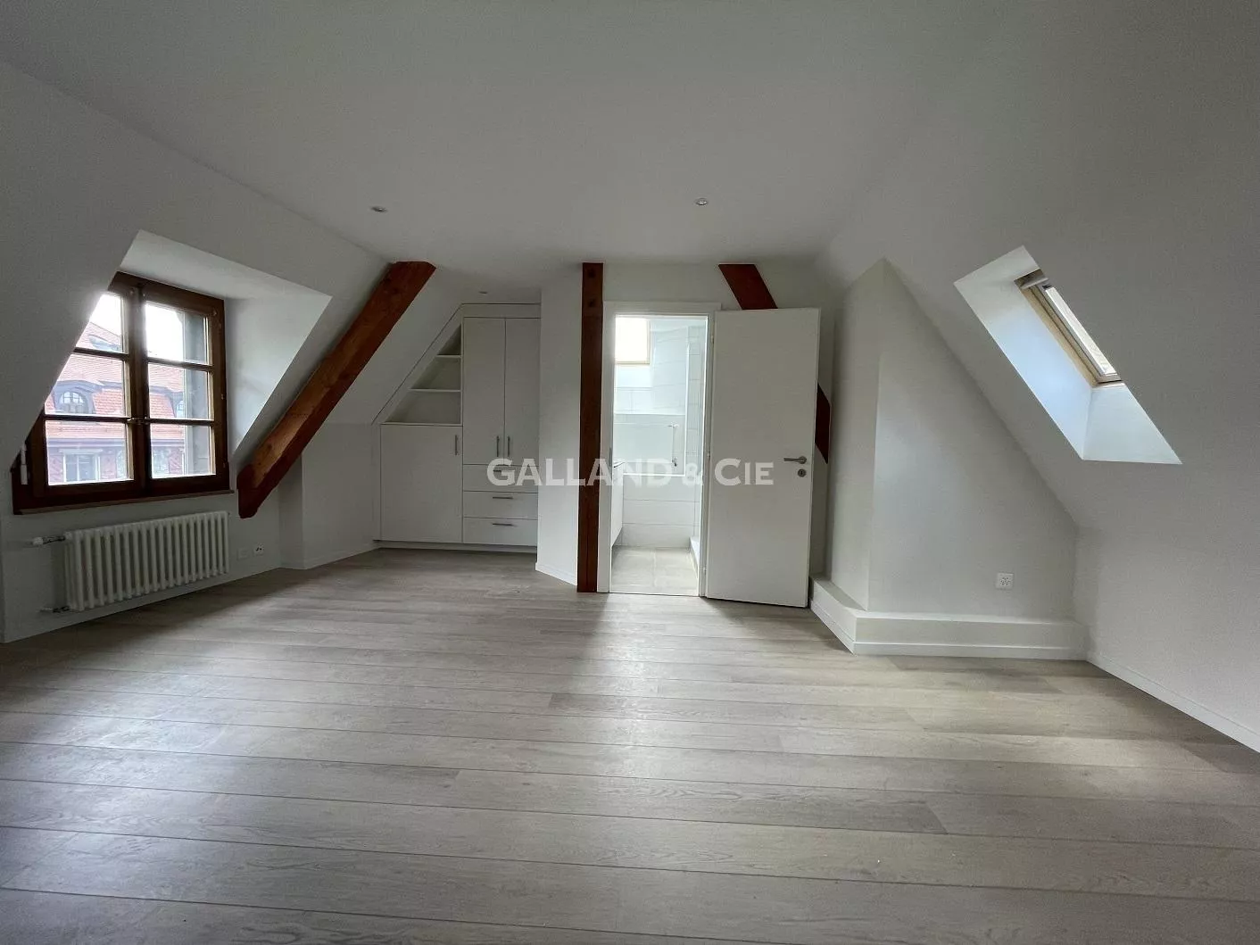 Un appartement de 3.5 pièces en duplex avec une grande terrasse : Photo 4