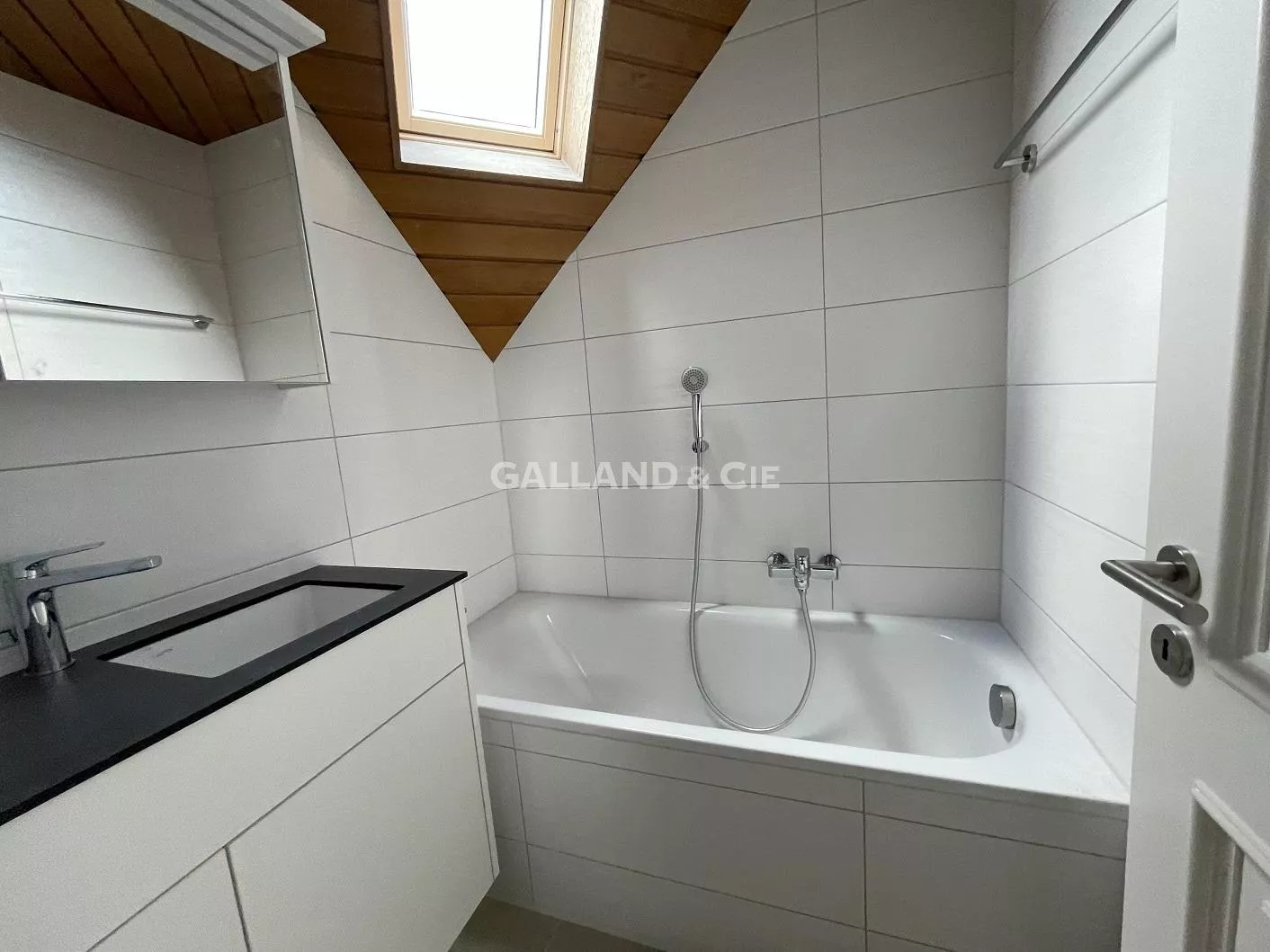 Un appartement de 3.5 pièces en duplex avec une grande terrasse : Photo 7