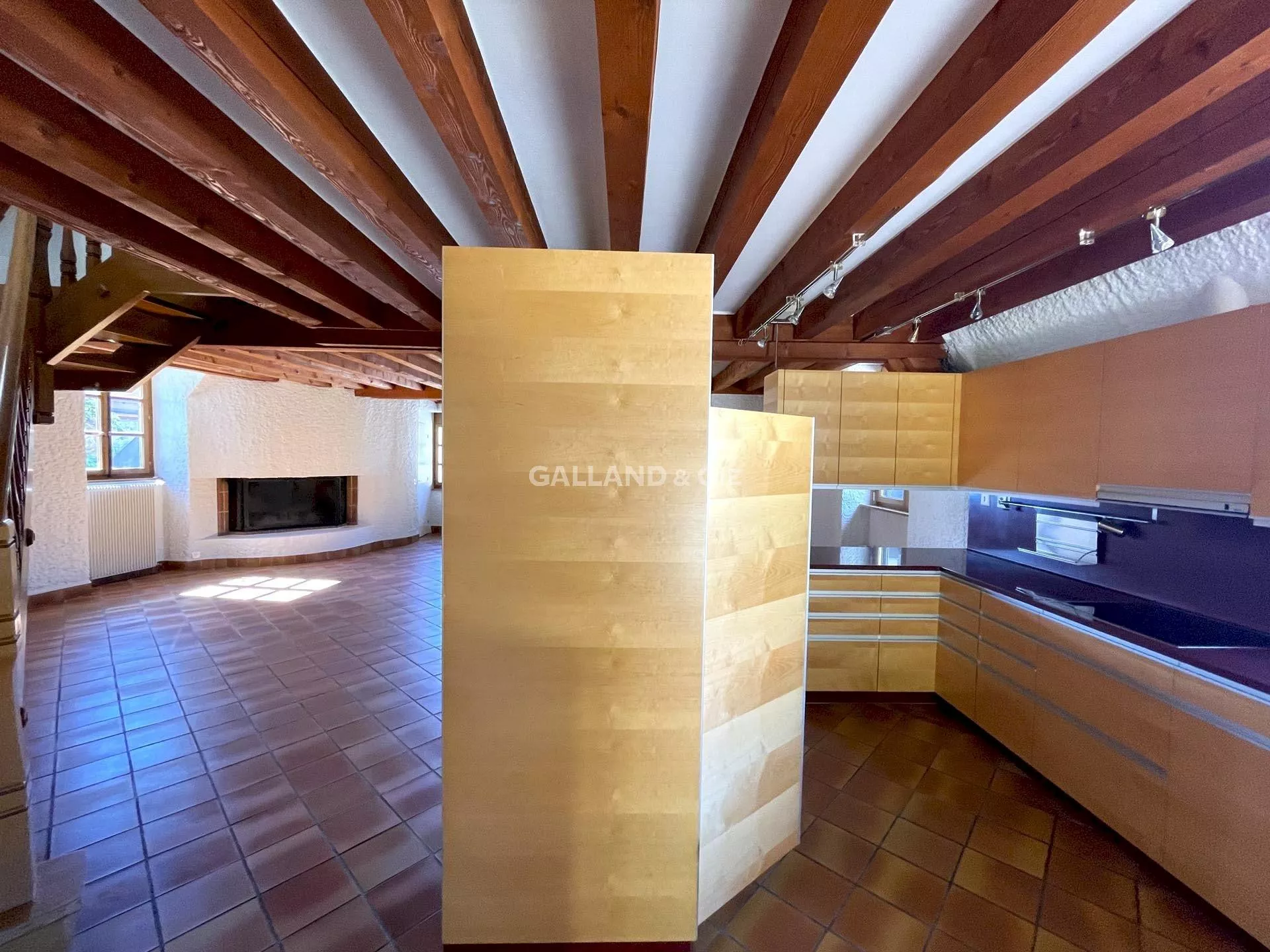 Un appartement de 3.5 pièces en duplex avec une grande terrasse : Photo 9