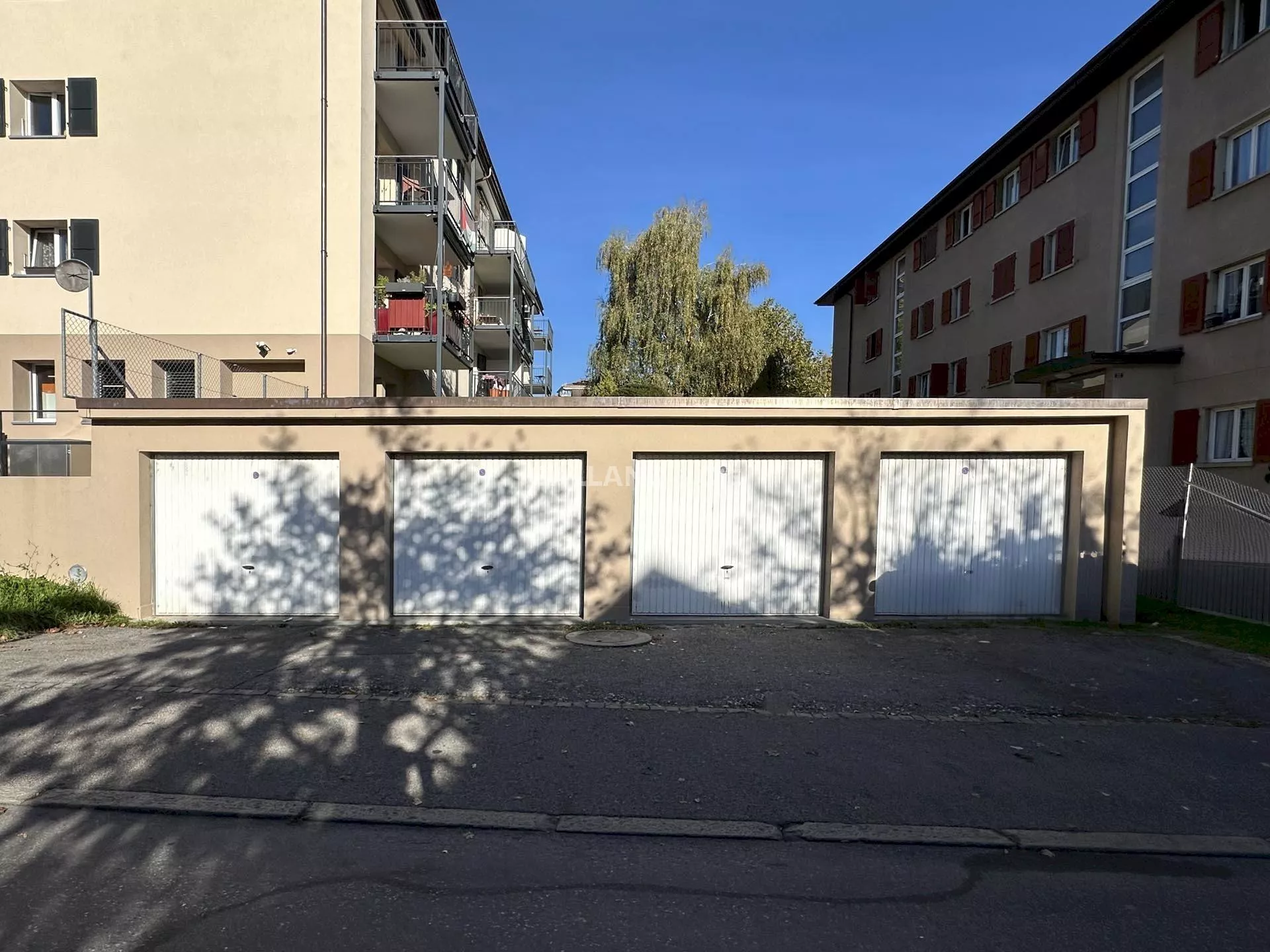 Immeuble de 19 logements et 1 commerce : Photo 3