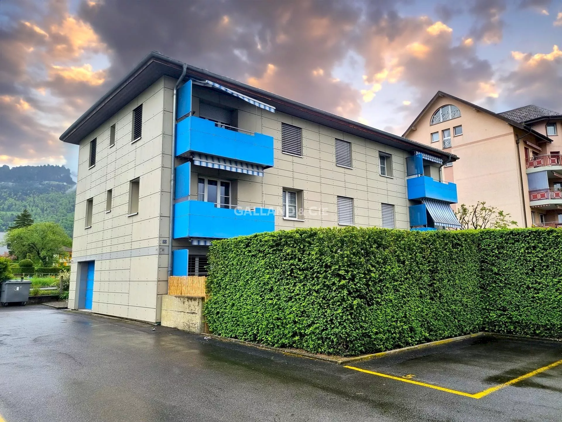 Place de parc extérieure : Photo 1