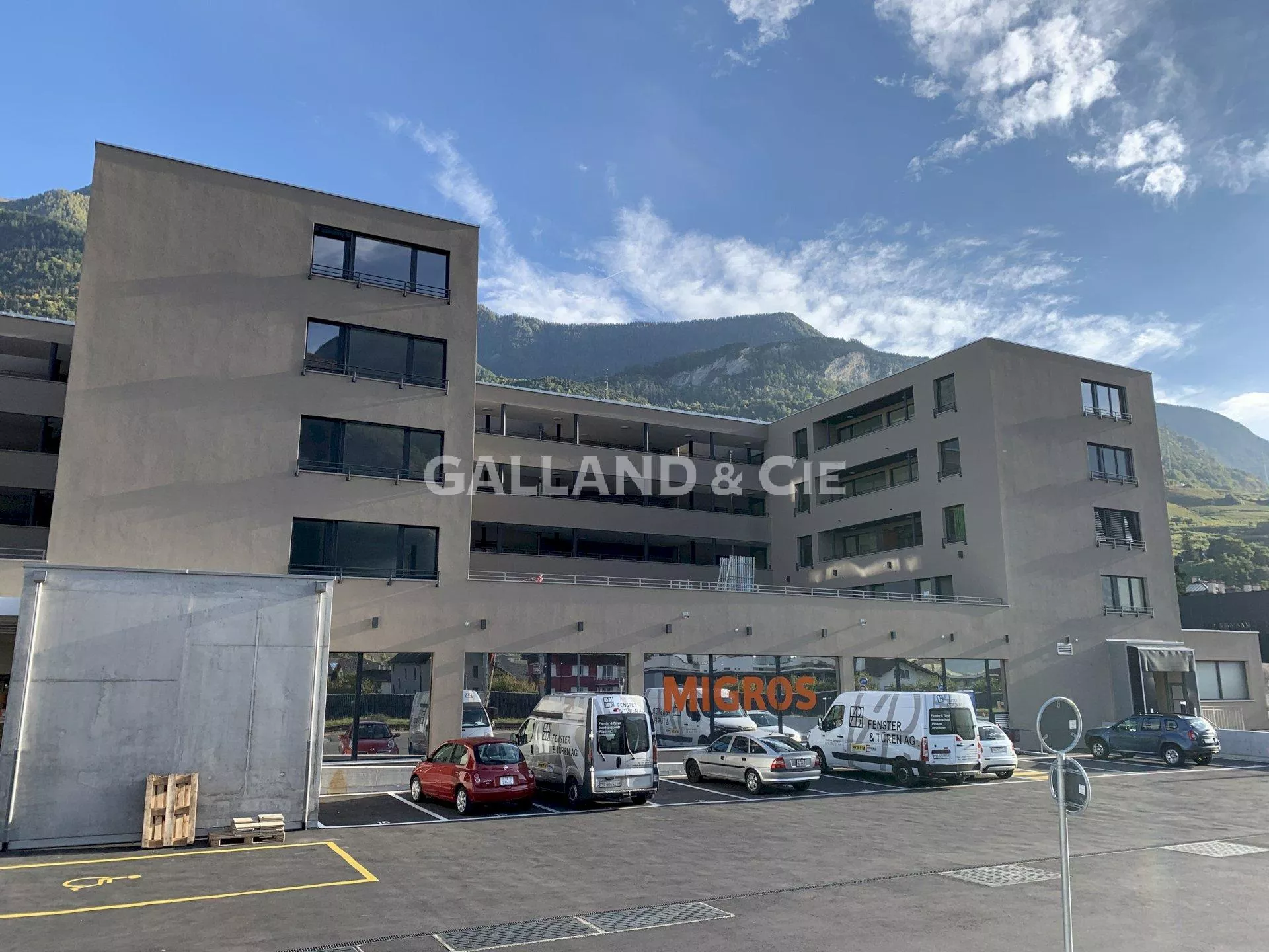 Bureaux de 70 m² au cœur de Saxon : Photo 1