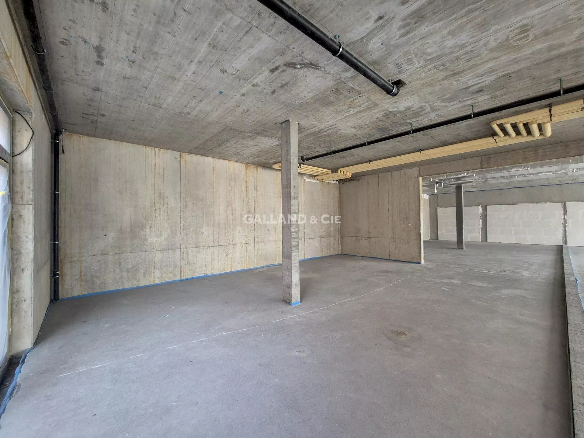 Espace commercial brut à aménager selon vos préférences : Photo 3