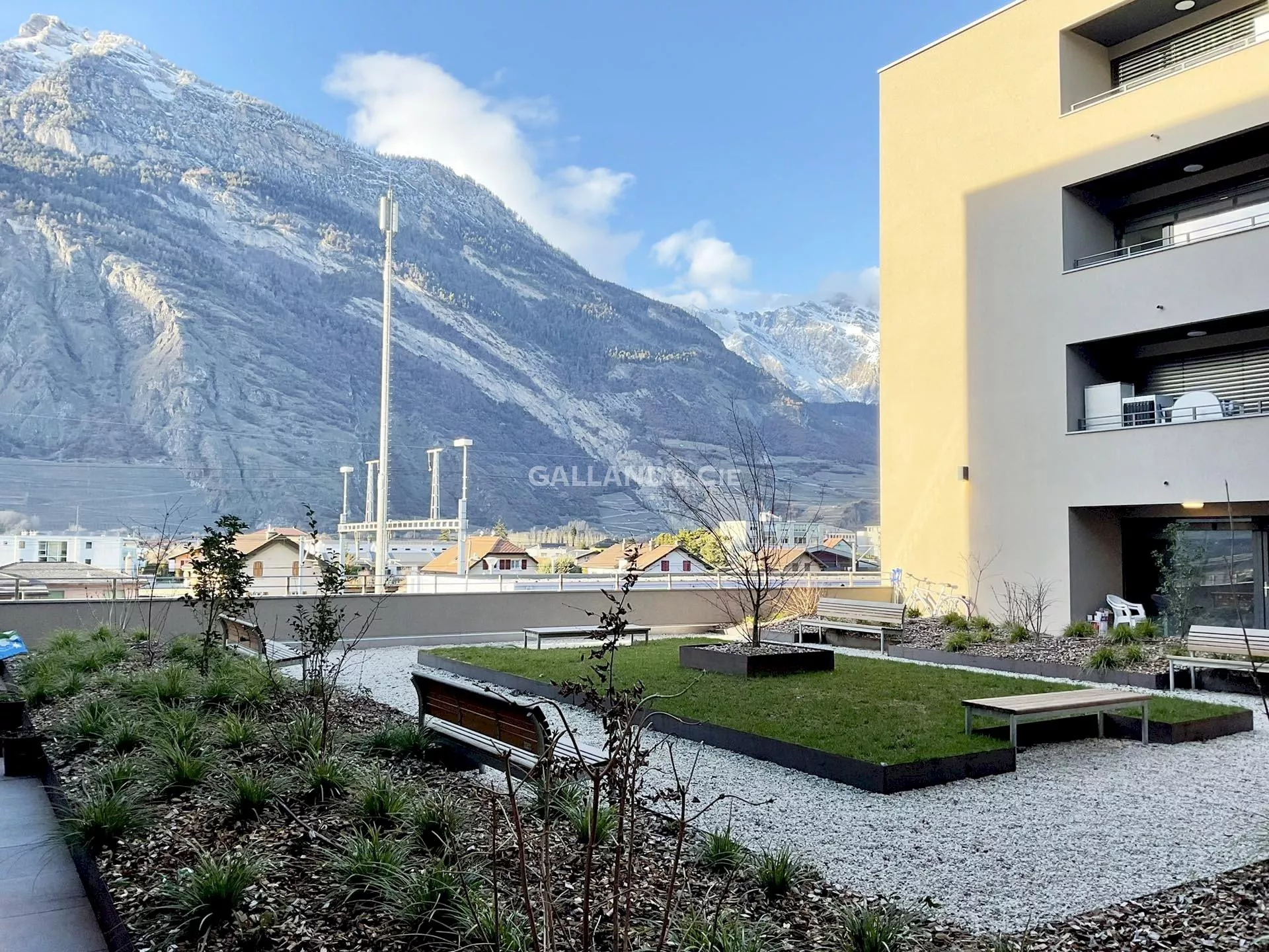 Bel appartement de 2,5 pièces au 2ème étage avec balcon ! : Photo 2