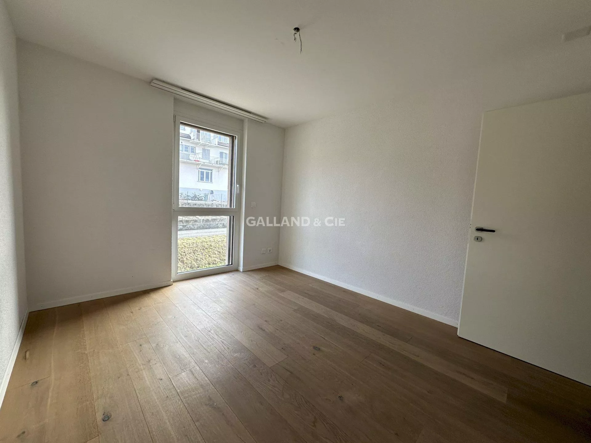 Superbe 3.5 pièces avec spacieuse loggia : Photo 6